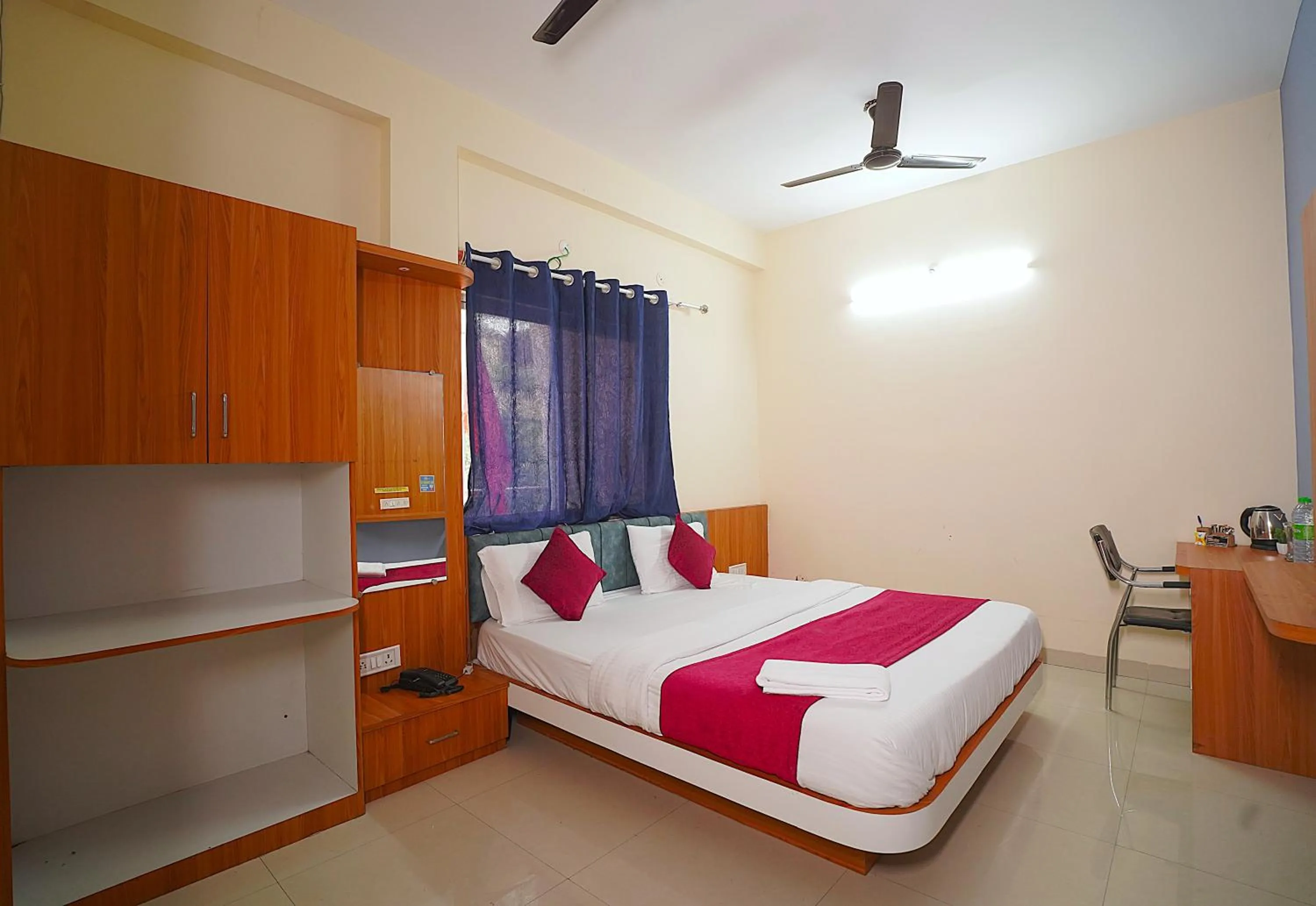 Bedroom in Hotel Inspira Residency- Near Bombay Hospital