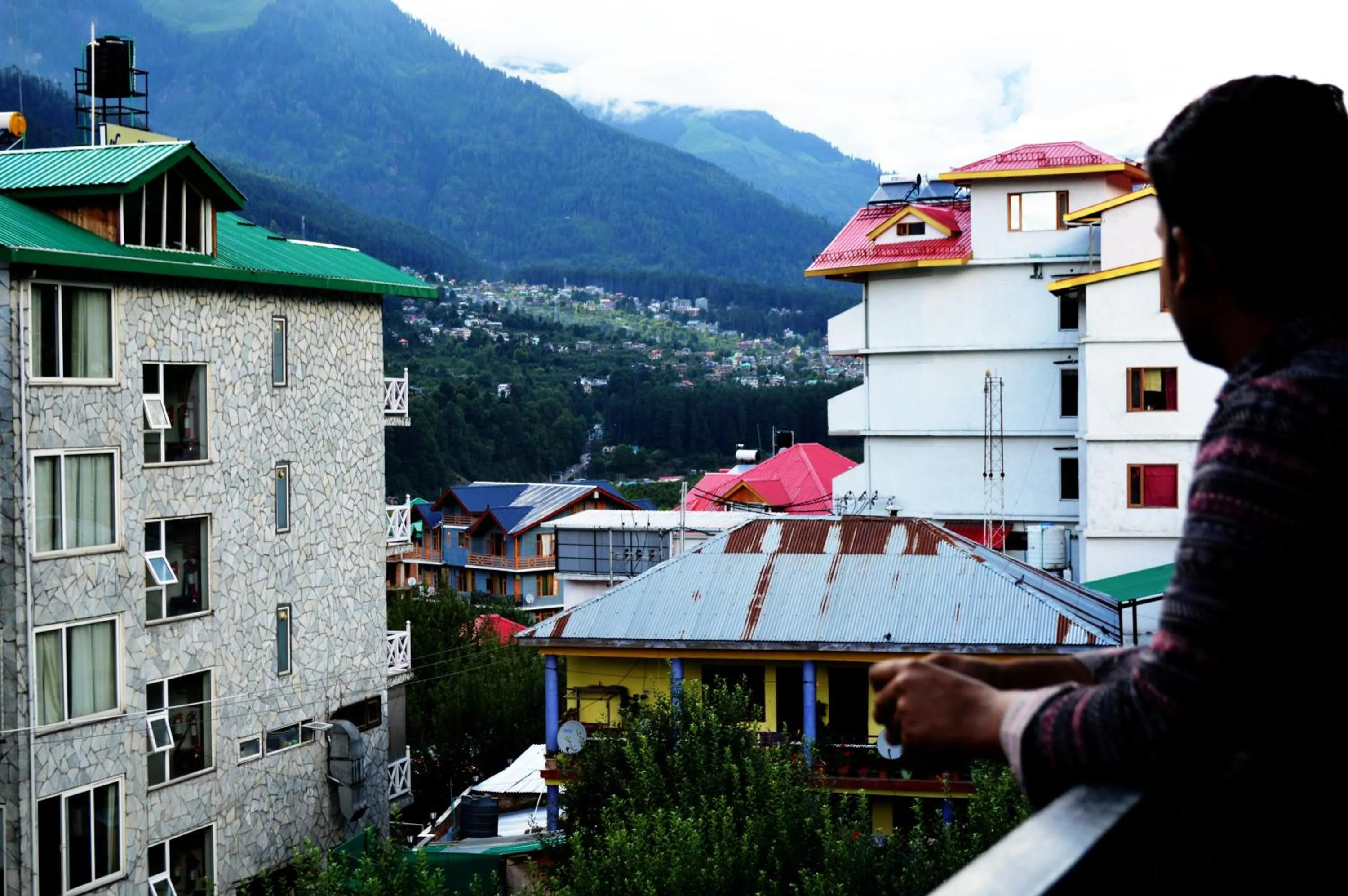 Neighbourhood in Sharanam by Sheosante