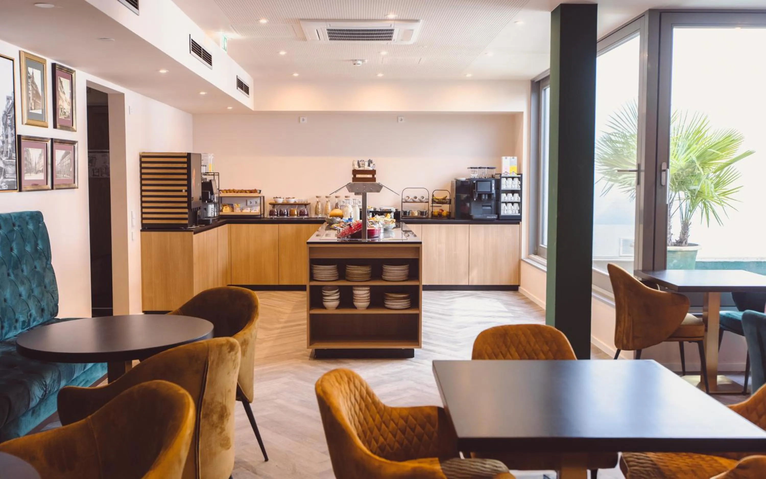 Restaurant/places to eat in Hotel am Rathaus