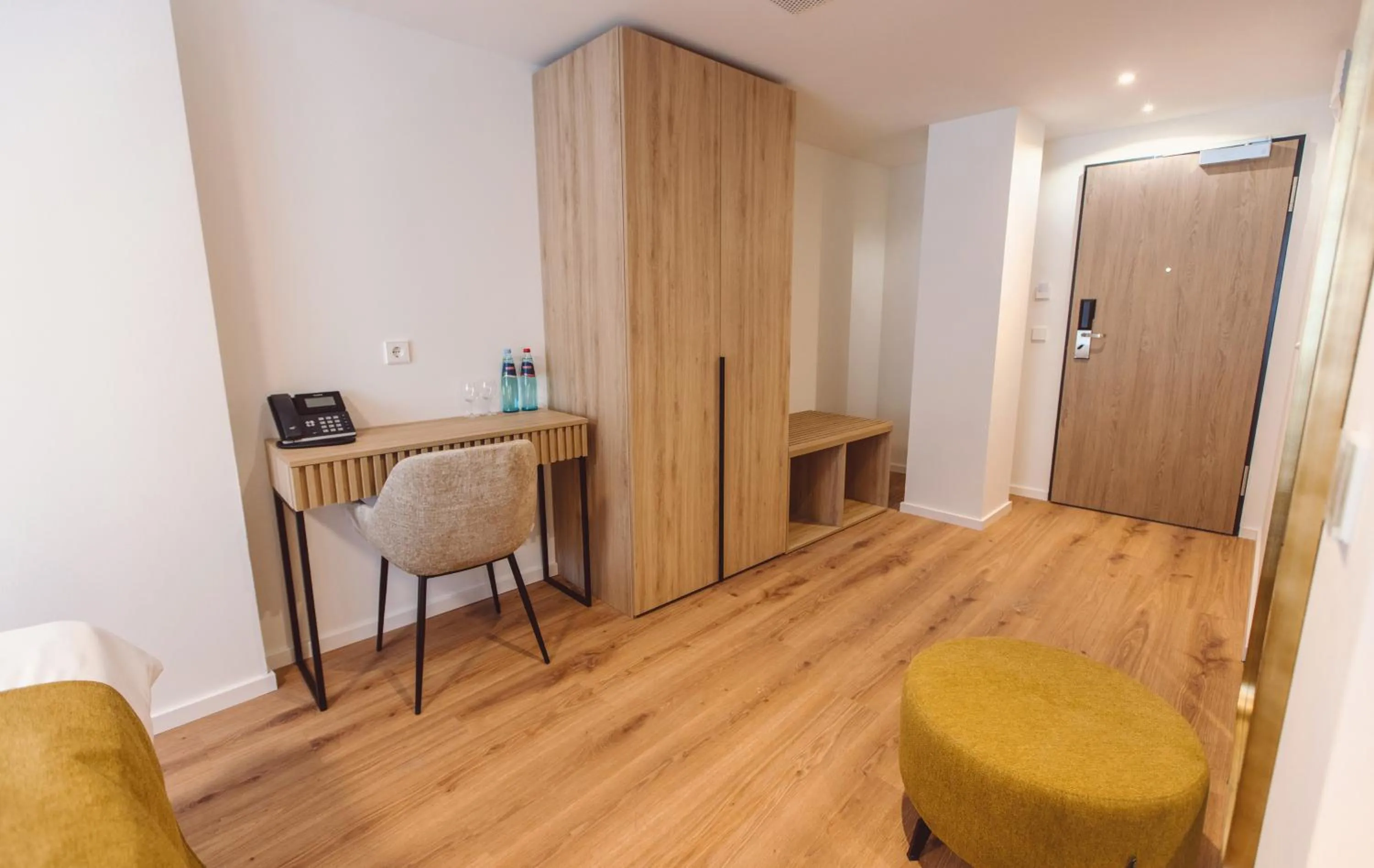 wardrobe in Hotel am Rathaus