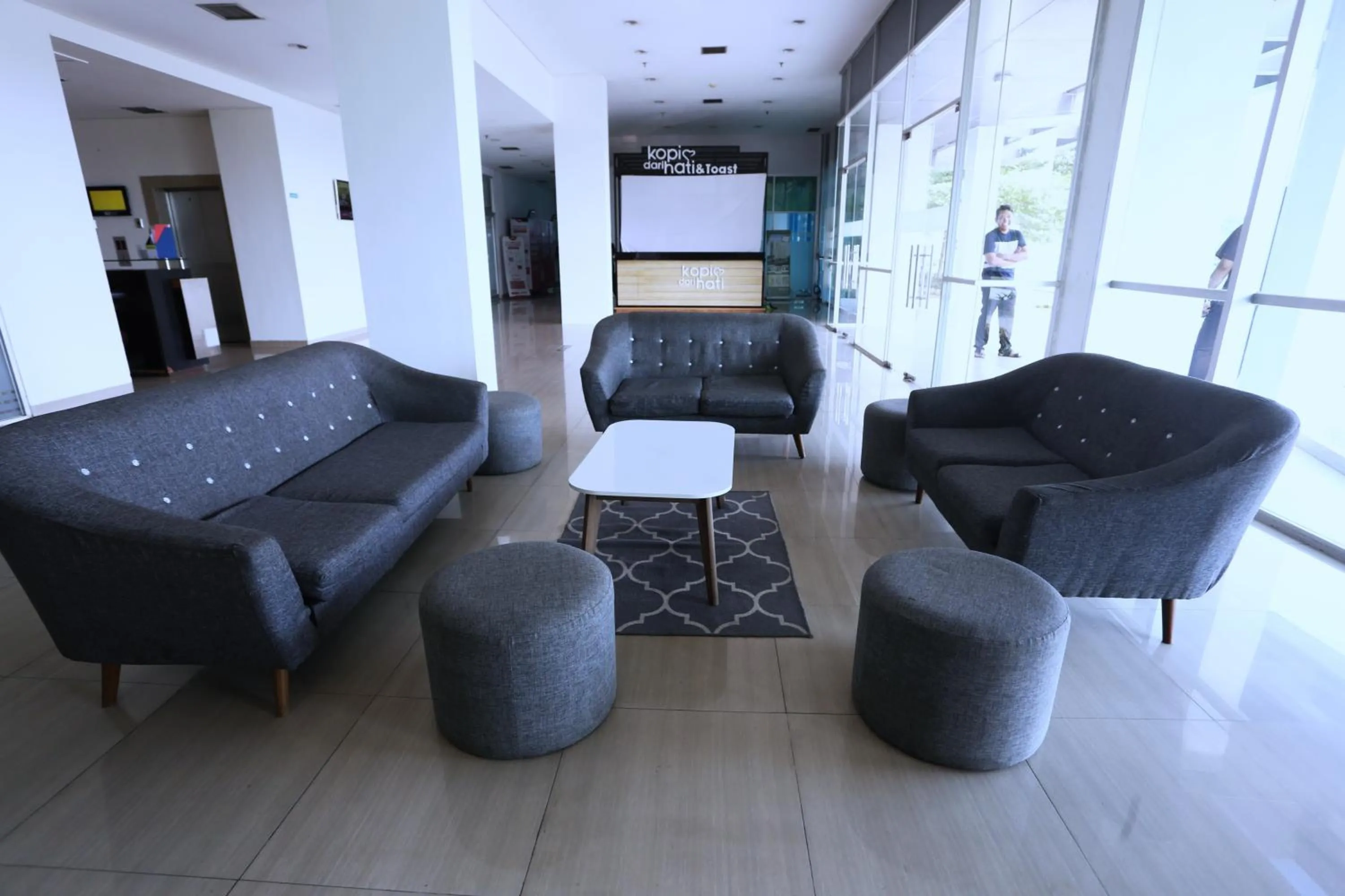 Seating area in Nusantara Enviro By Reccoma