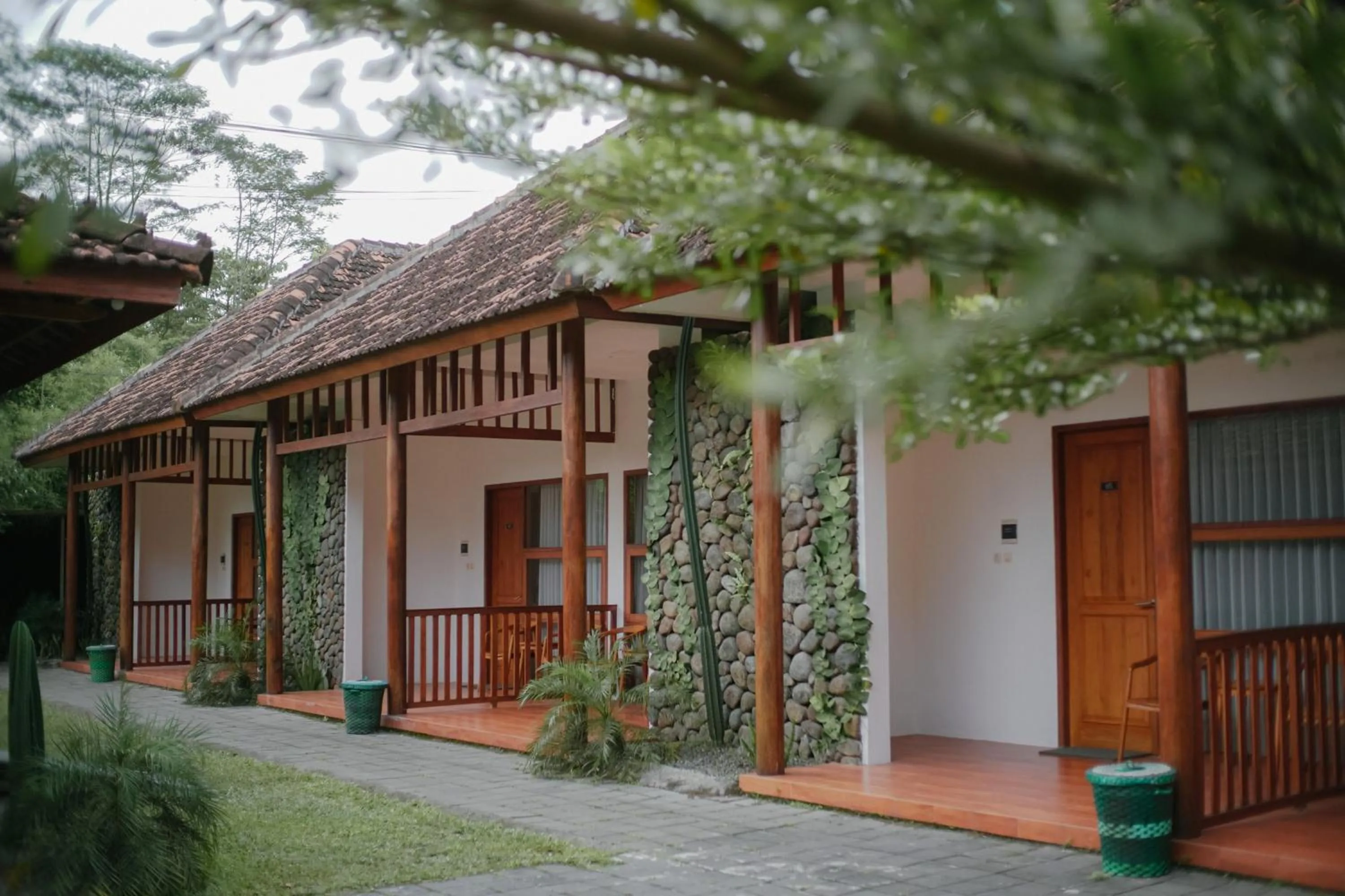 Property building in Asram Edupark