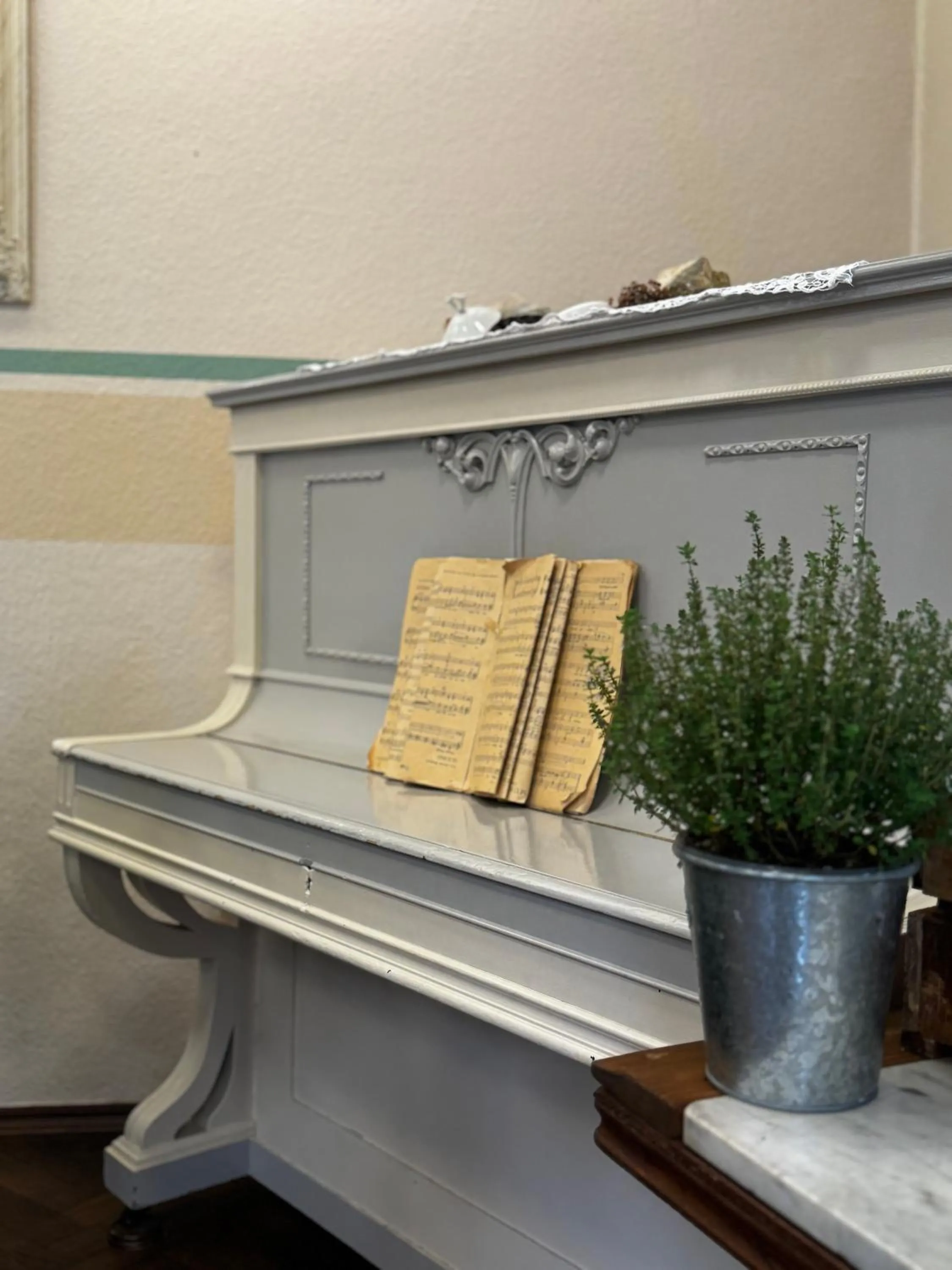 Restaurant/places to eat in Logis Hotel Stadt Neustadt