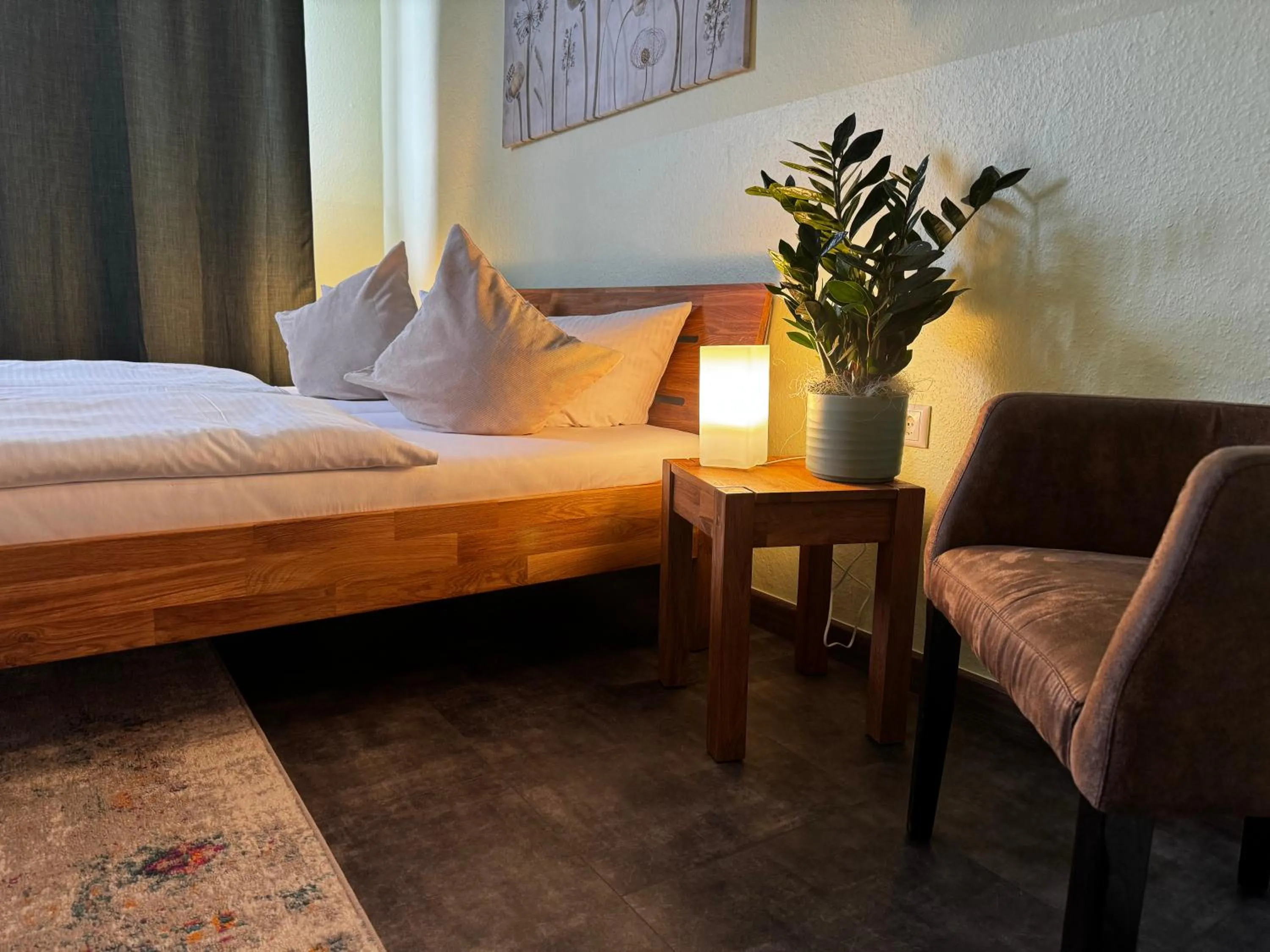 Photo of the whole room, Bed in Logis Hotel Stadt Neustadt