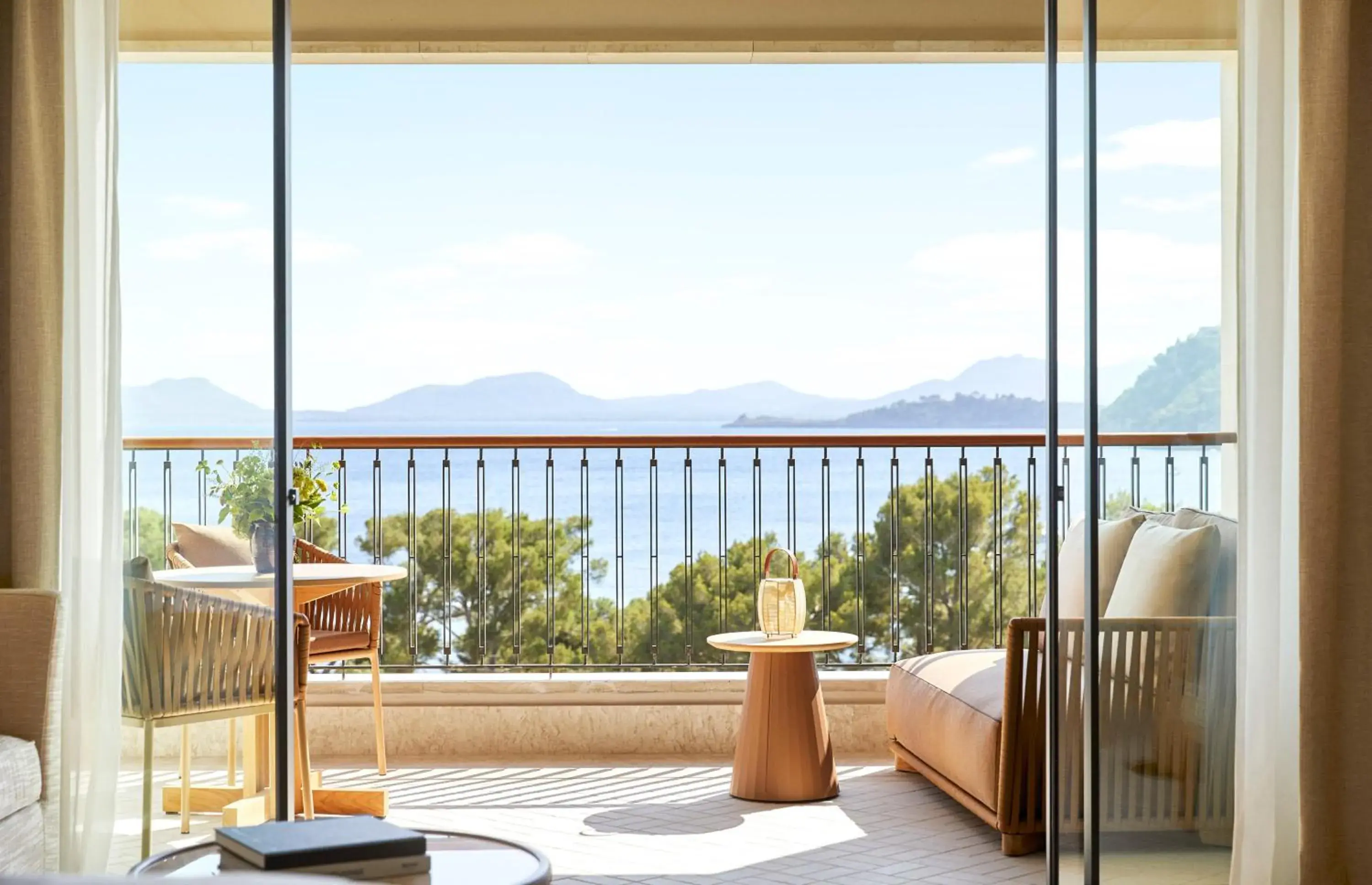 Grand Sea View Room King in Four Seasons Resort Mallorca at Formentor Grand Sea View Room King in Four Seasons Resort Mallorca at Formentor