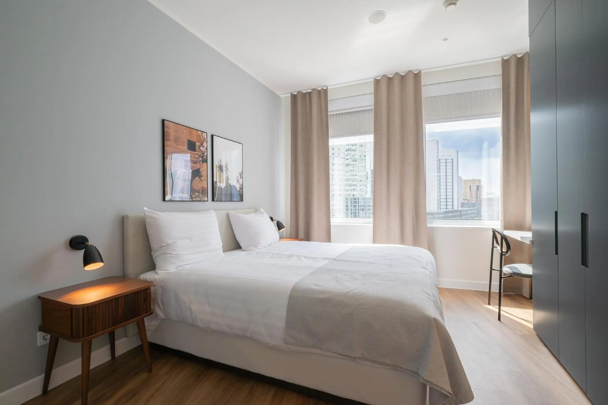 Bed in Limehome Amsterdam Gatwickstraat