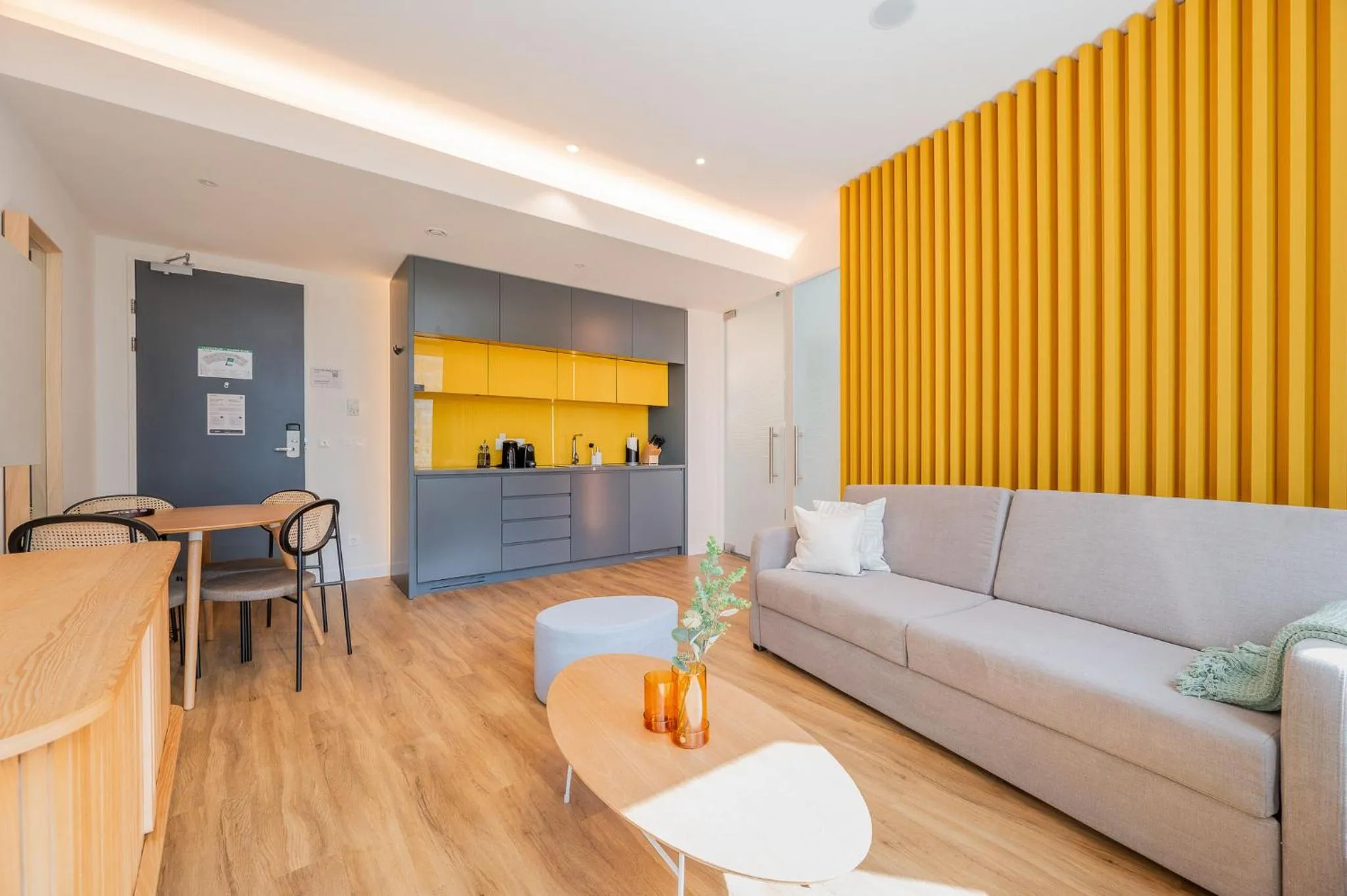 Kitchen or kitchenette in Limehome Amsterdam Gatwickstraat