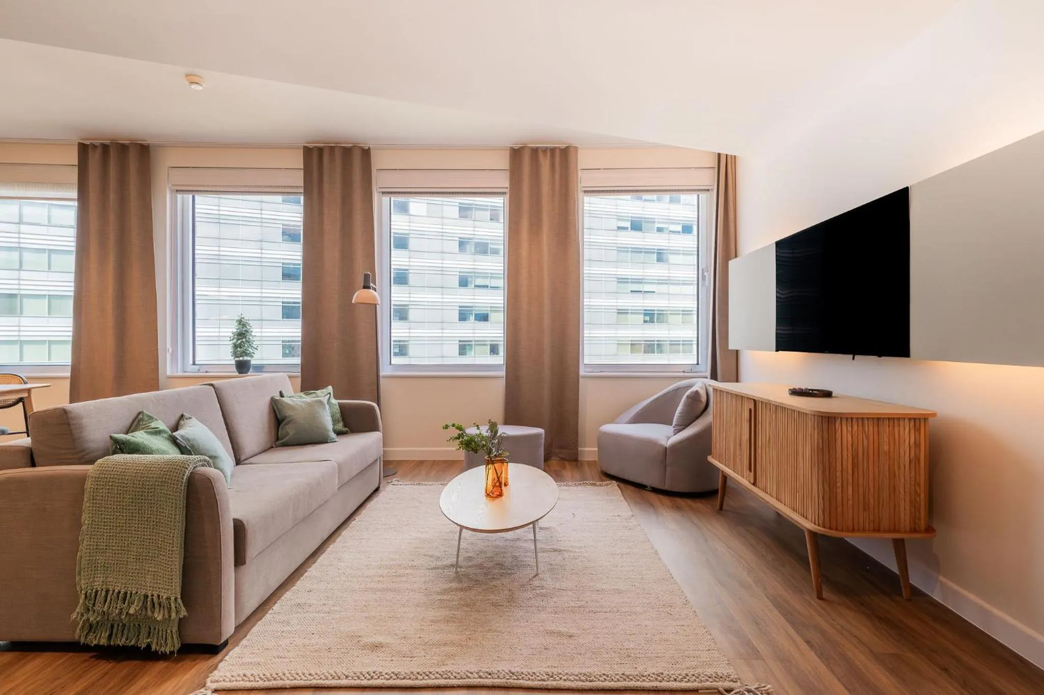 TV and multimedia in Limehome Amsterdam Gatwickstraat