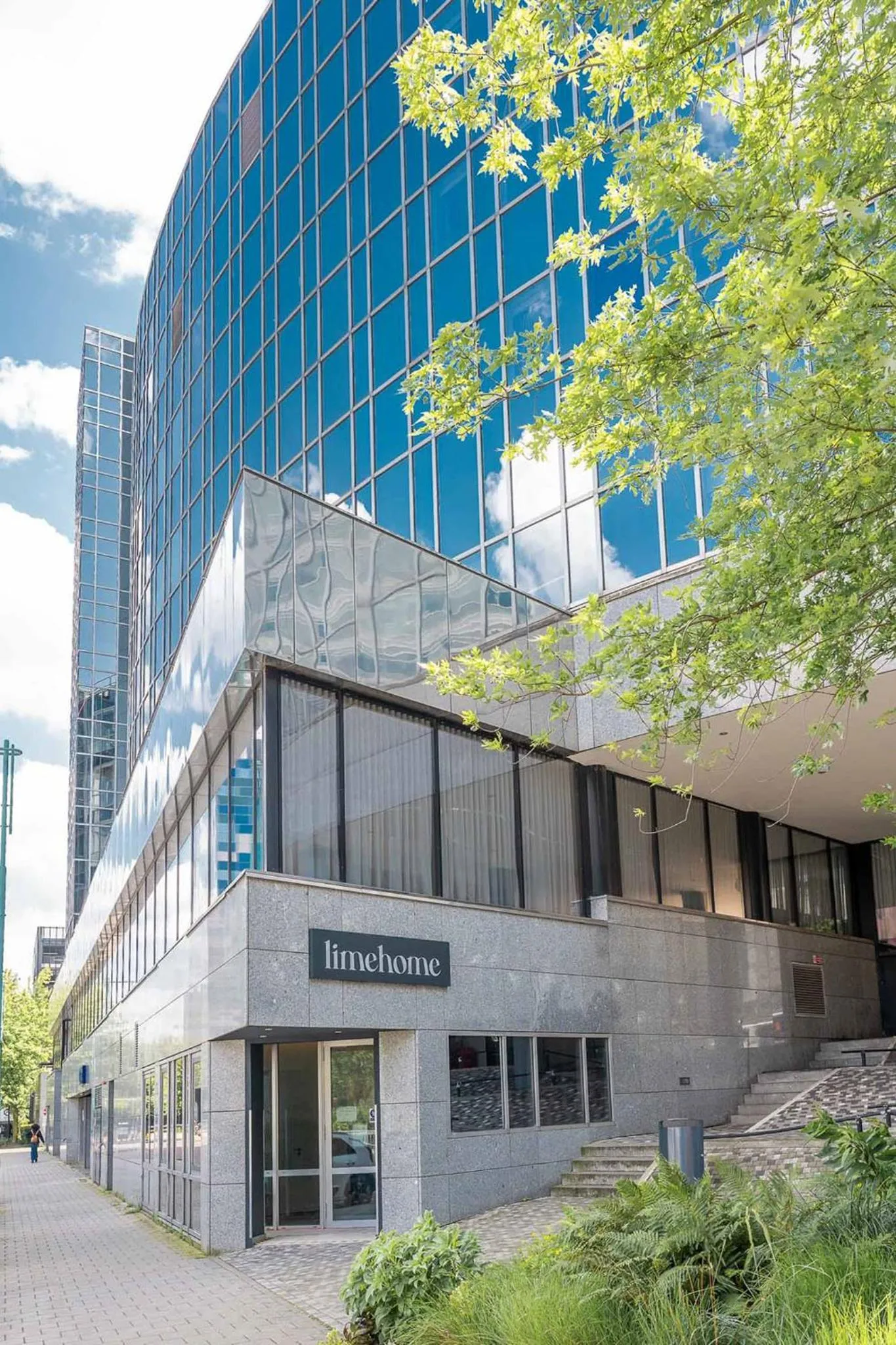 Property building in Limehome Amsterdam Gatwickstraat