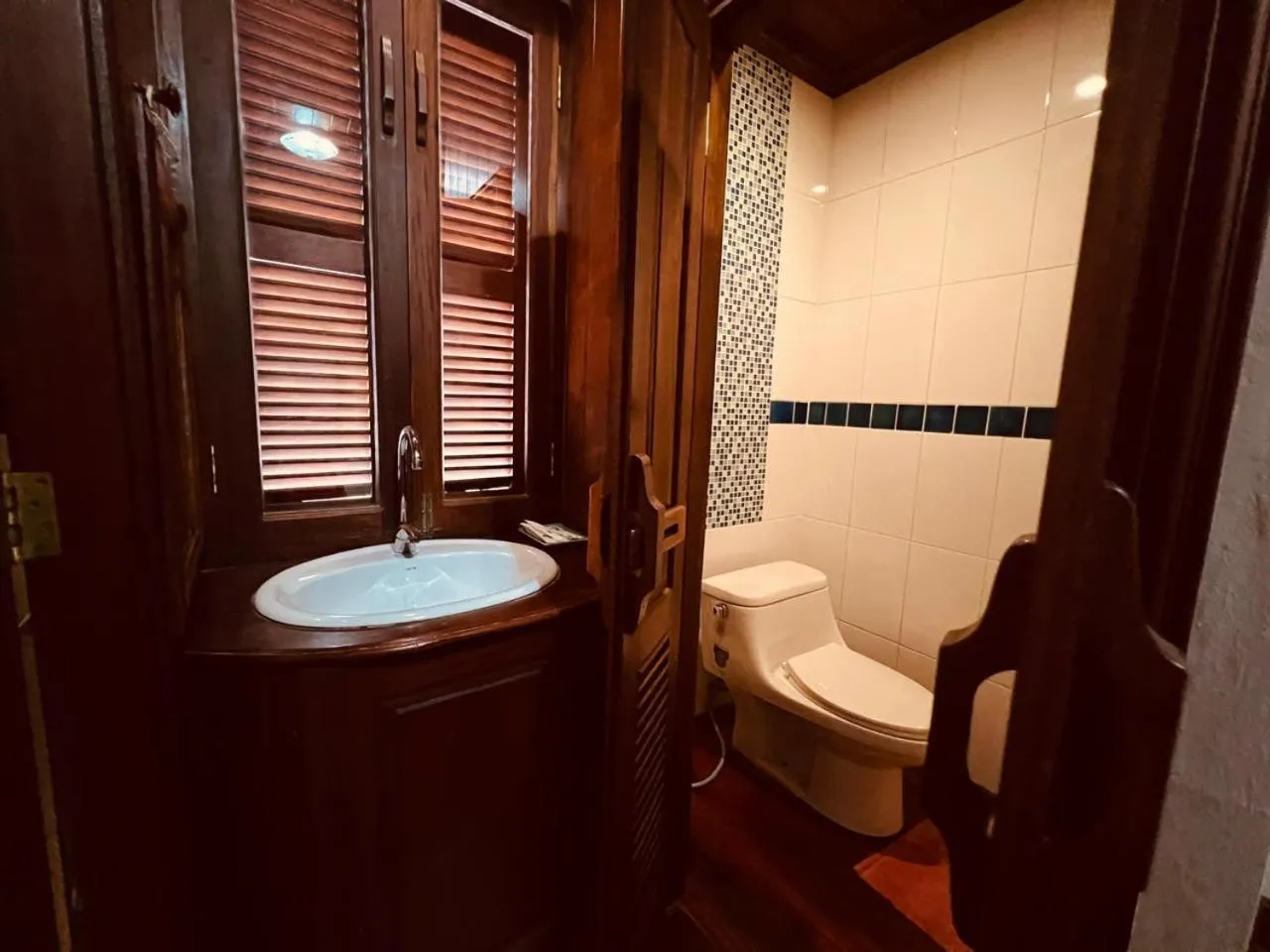 Bathroom in Pumalin Villa