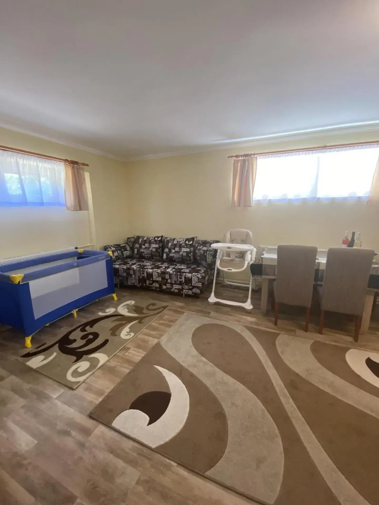 Standard Twin Room with Sofa - single occupancy in PICNIC Vendégház Standard Twin Room with Sofa - single occupancy in PICNIC Vendégház