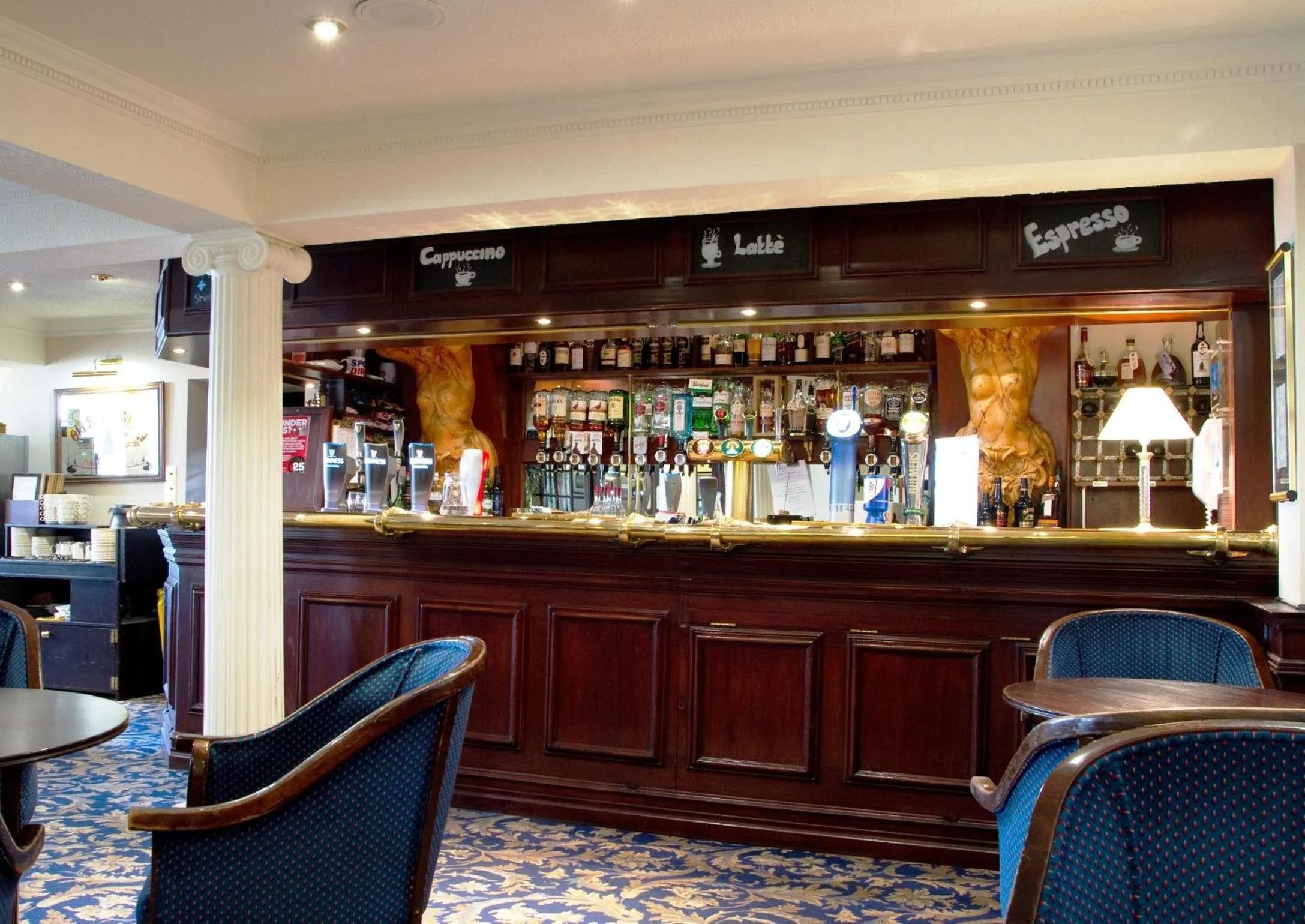 Restaurant/places to eat in Salutation Hotel