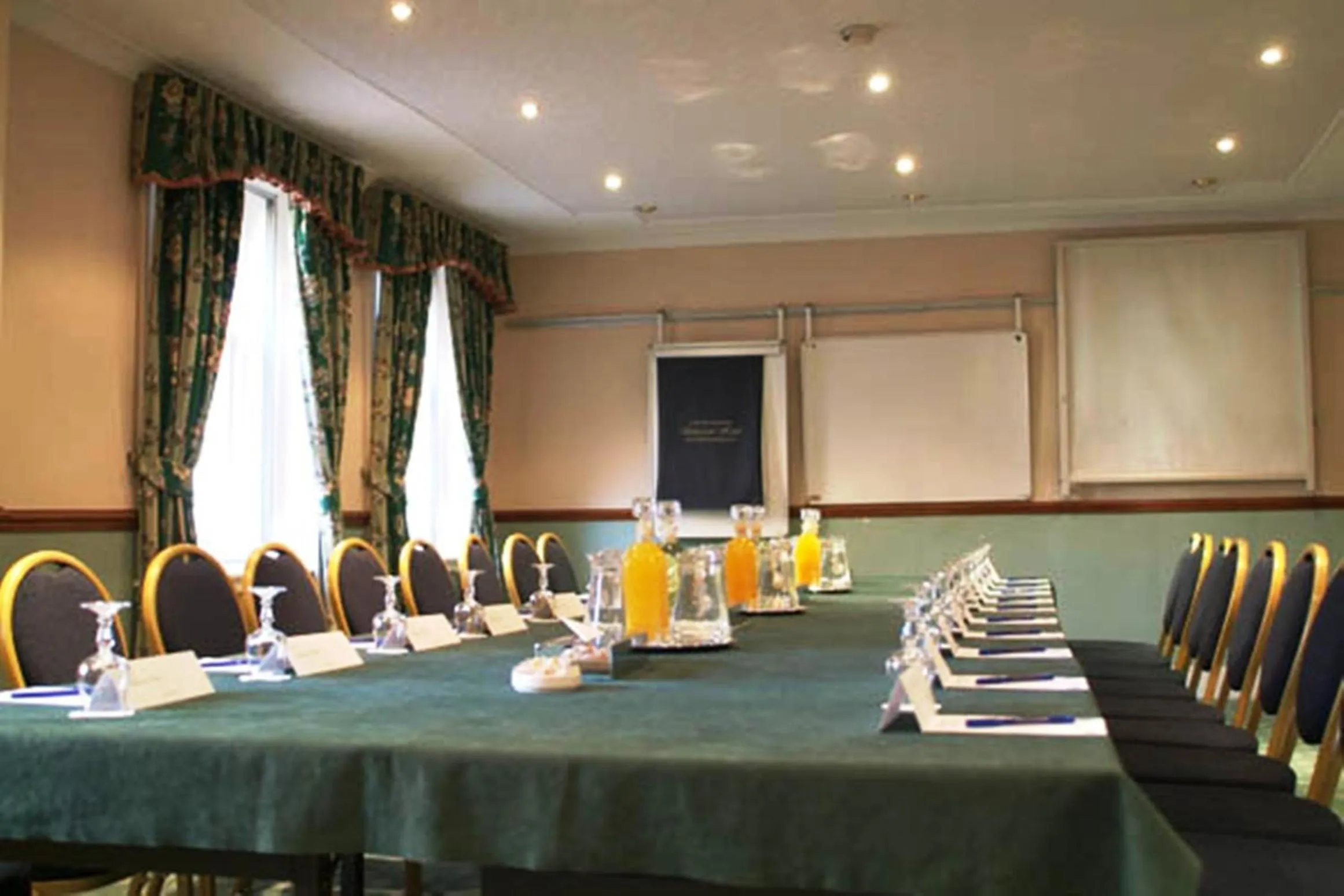 Business facilities in Salutation Hotel