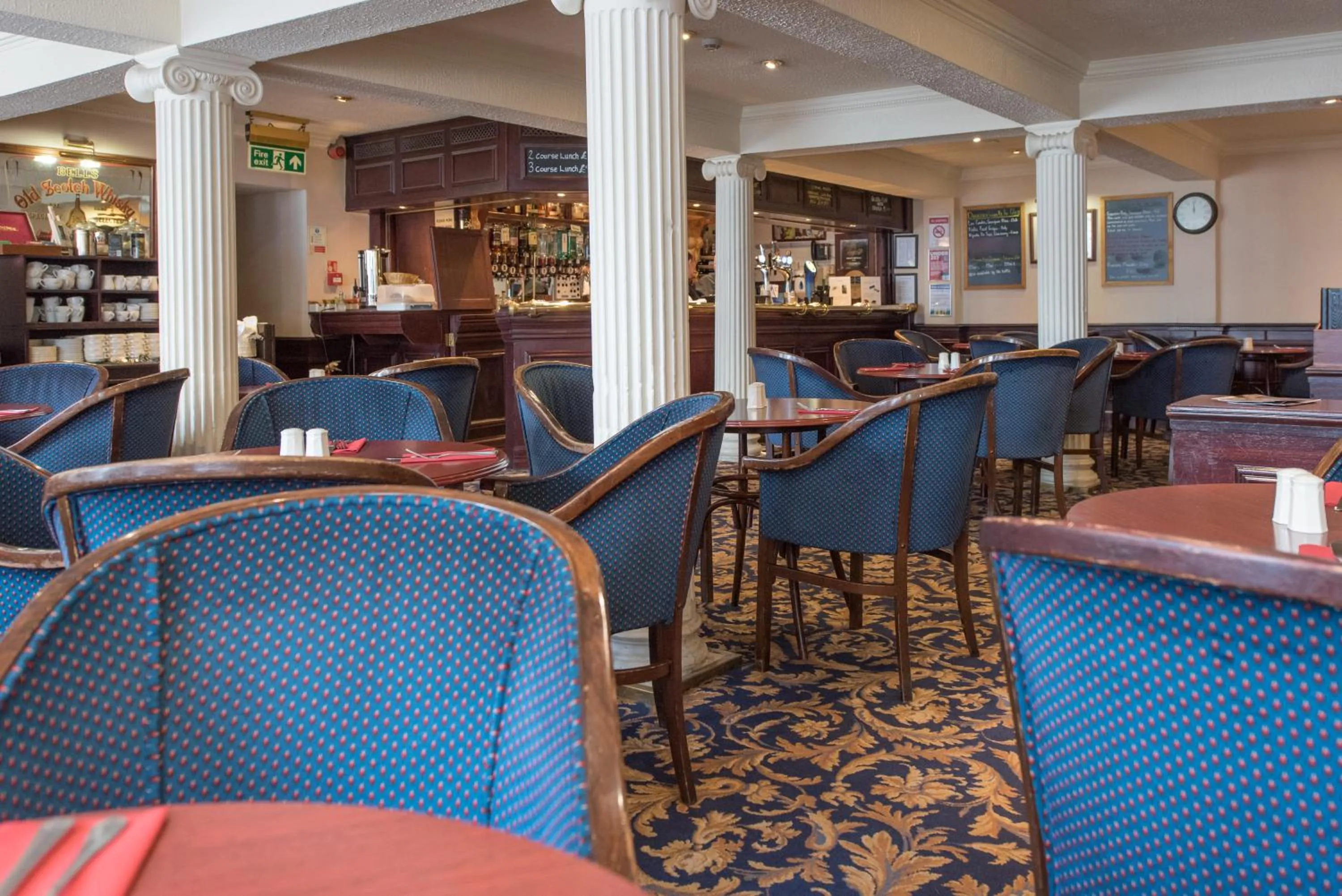 Restaurant/places to eat in Salutation Hotel