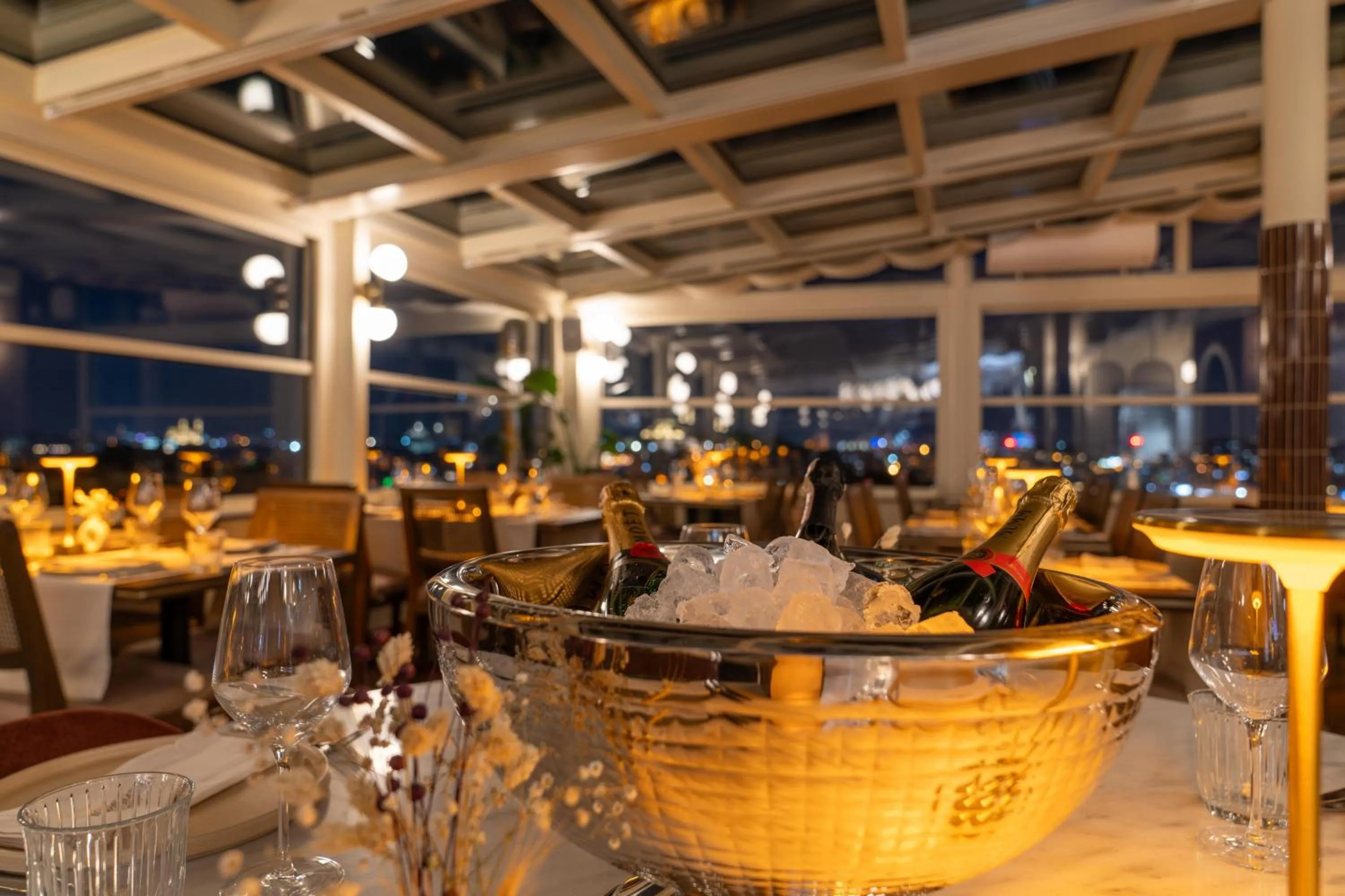 Restaurant/places to eat in Querencia Hotel