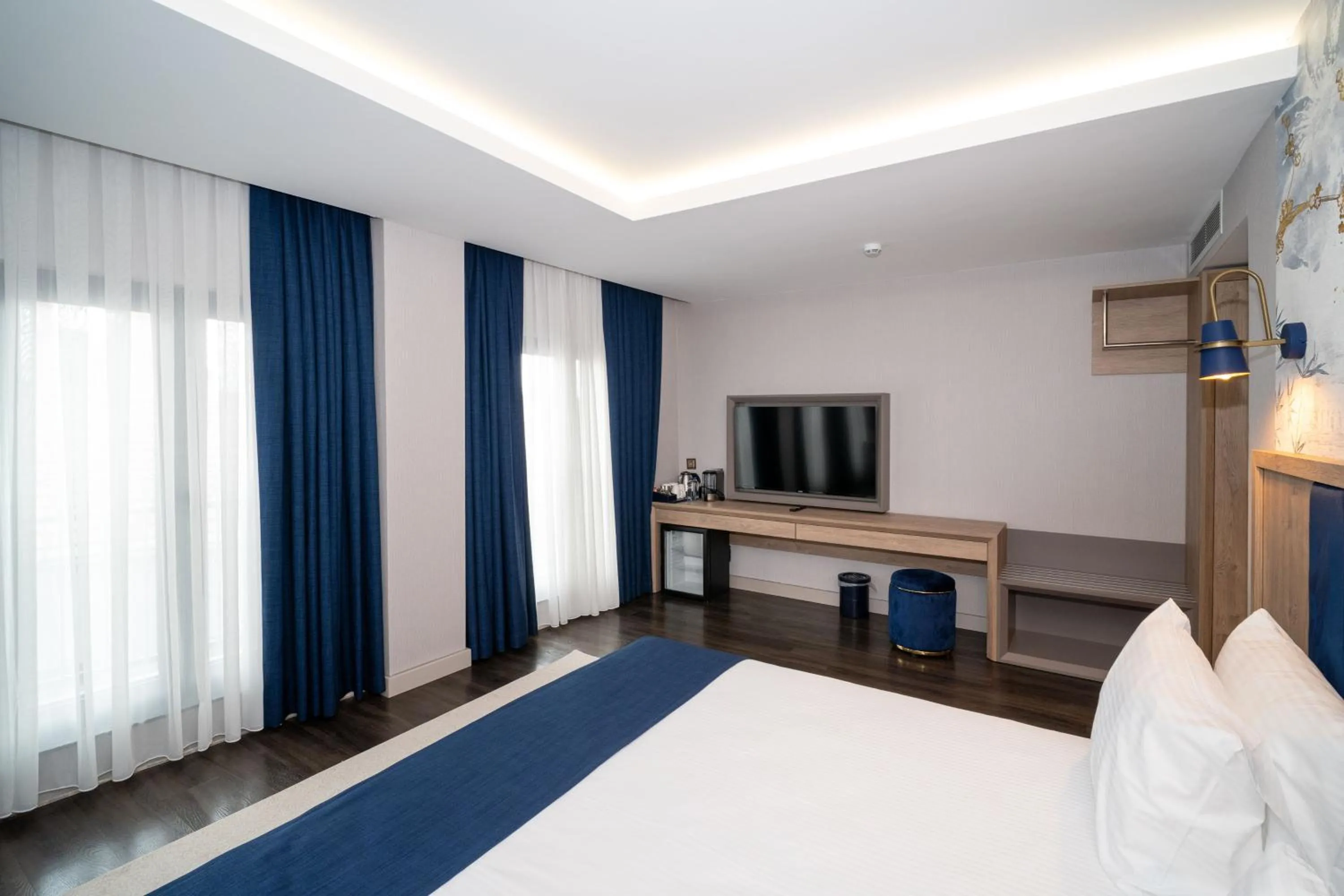 TV and multimedia in Querencia Hotel