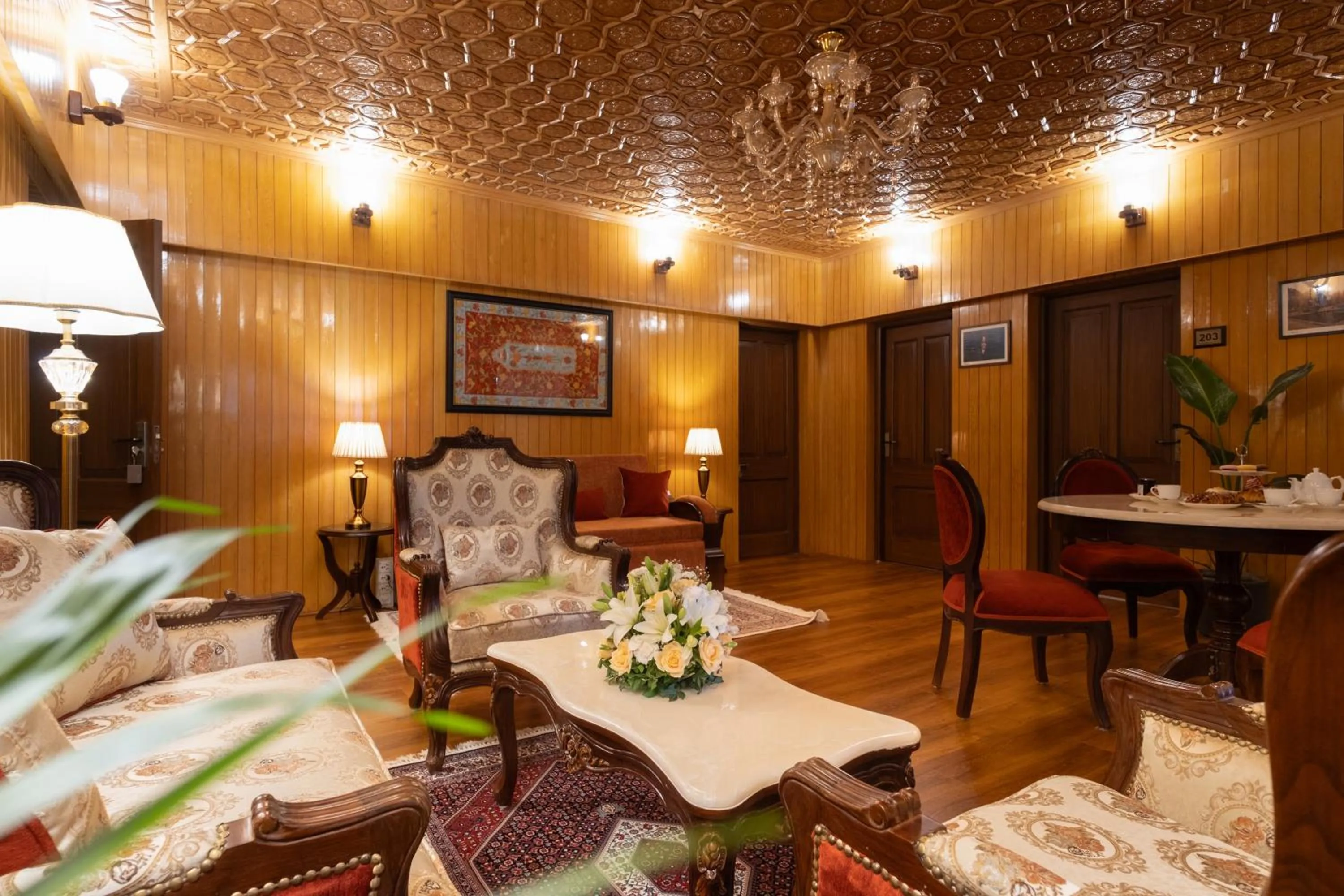 Living room in Moghal Mahal Resort Rajbagh Srinagar