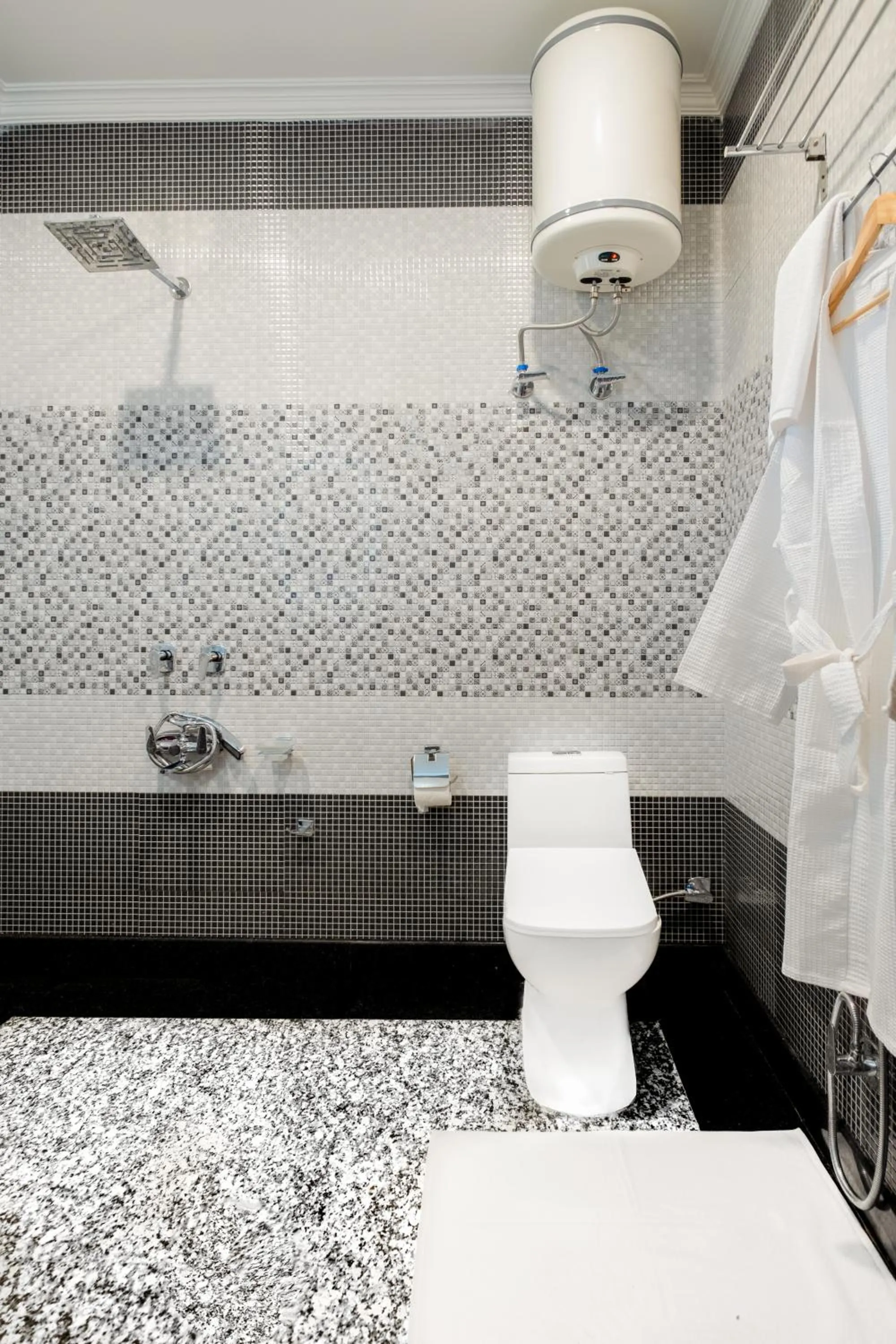 Shower in Moghal Mahal Resort Rajbagh Srinagar