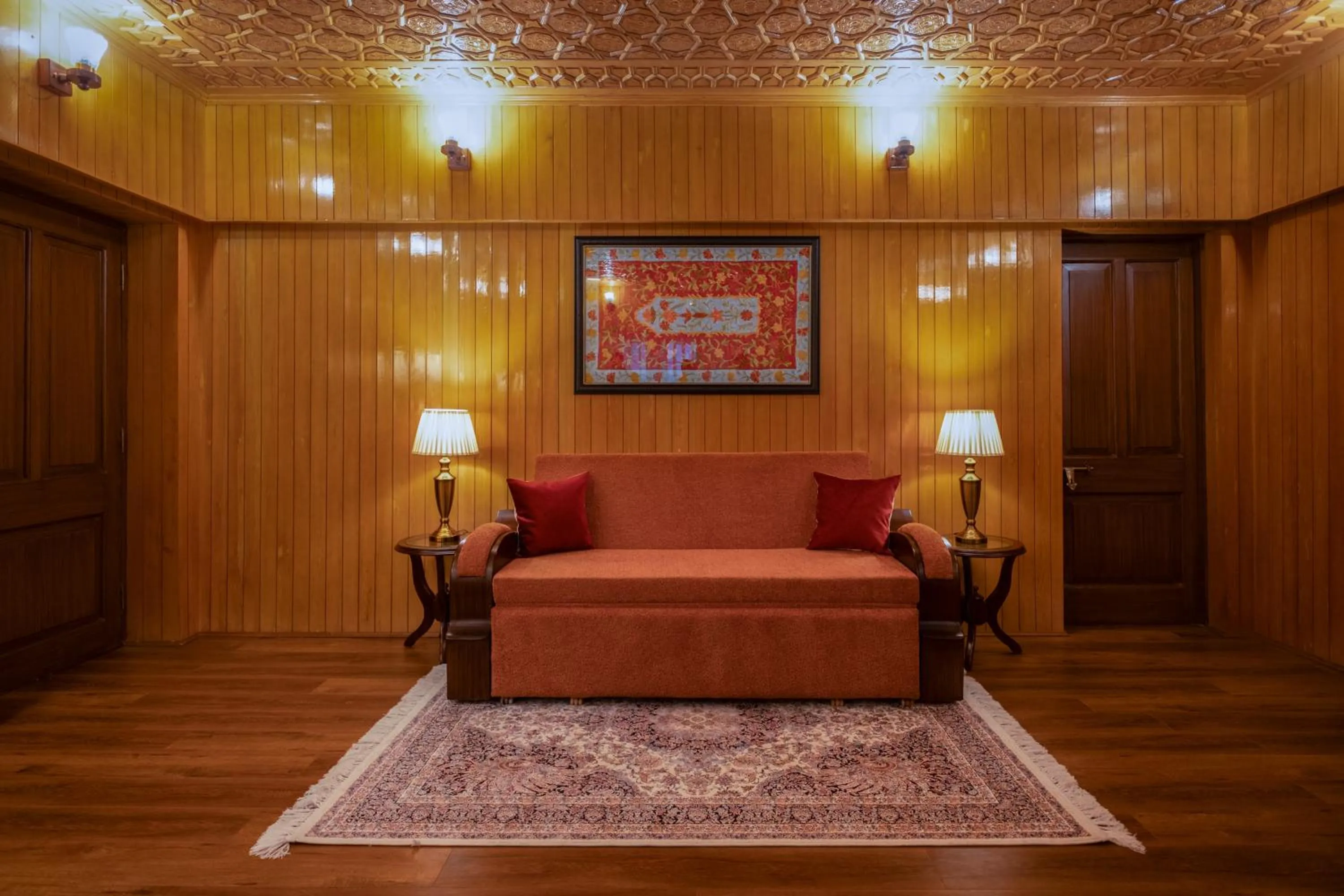 Living room in Moghal Mahal Resort Rajbagh Srinagar