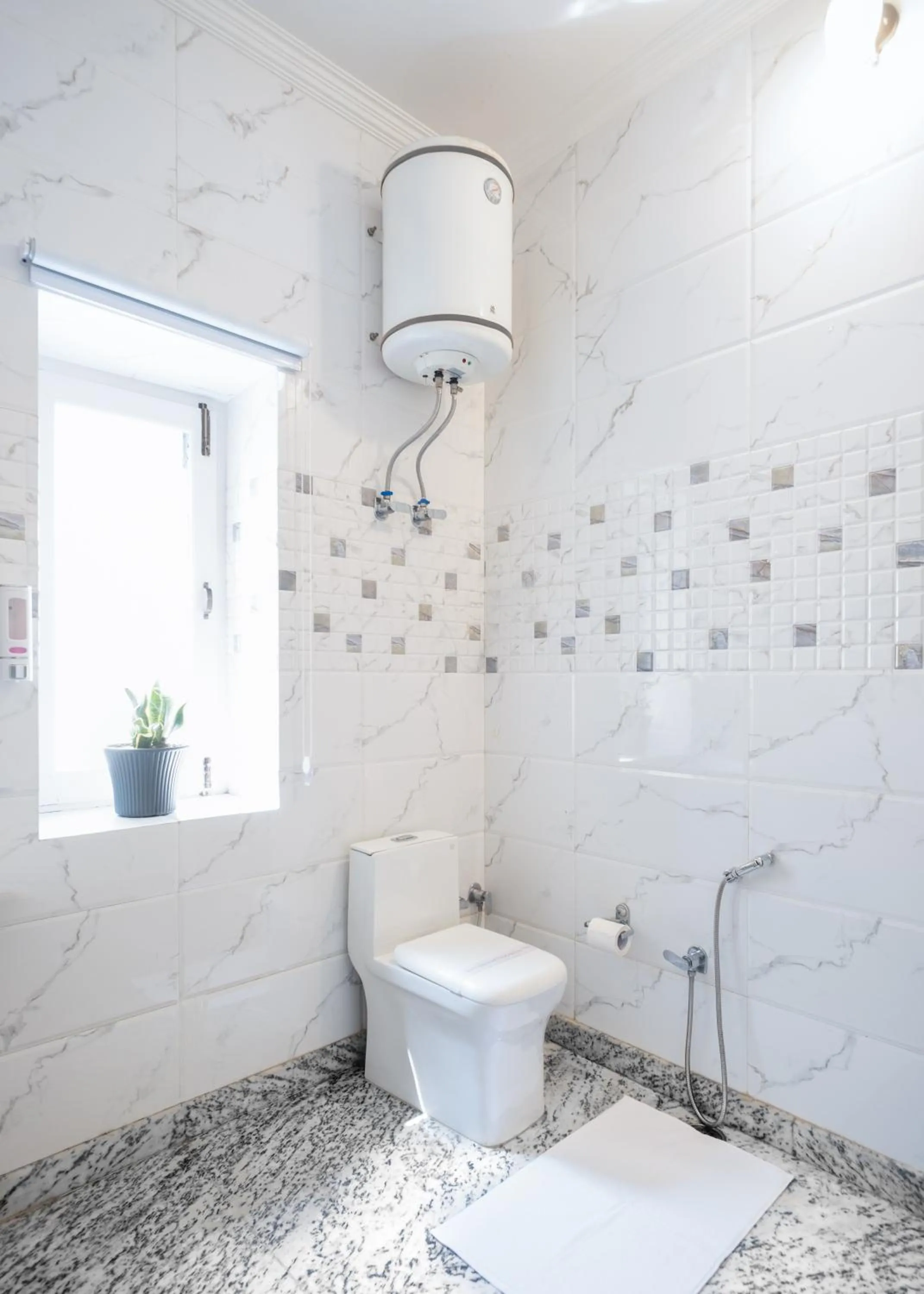 Toilet in Moghal Mahal Resort Rajbagh Srinagar