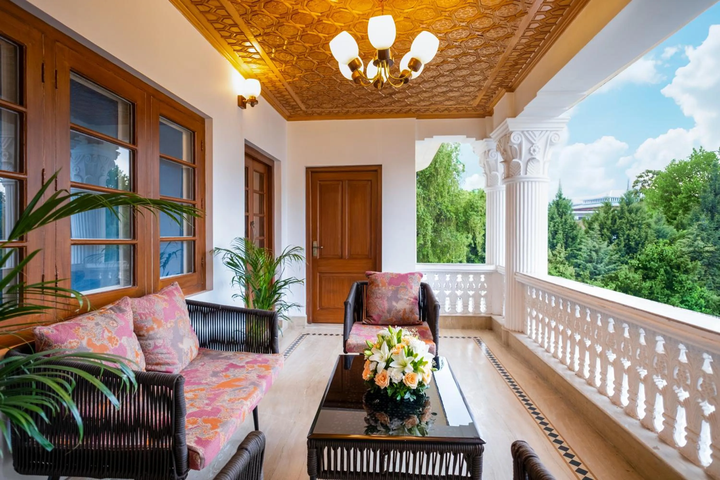 Balcony/Terrace in Moghal Mahal Resort Rajbagh Srinagar
