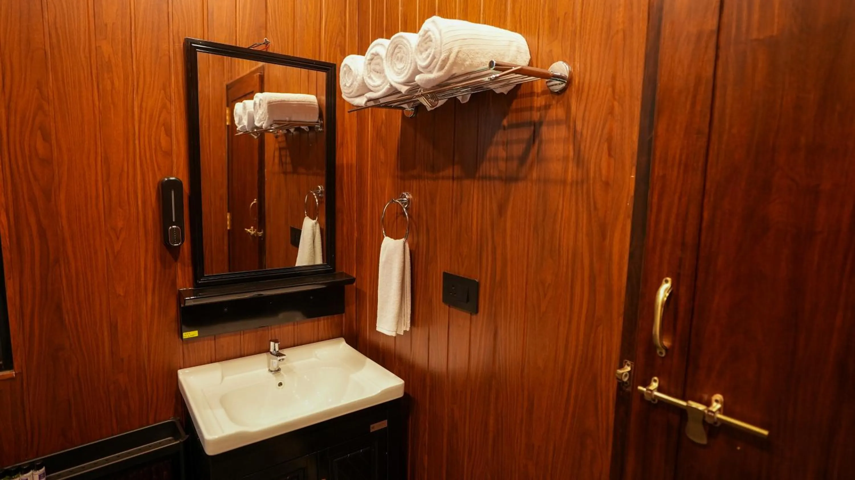 Bathroom in Sort By Stays, Grand Peddem, Anjuna