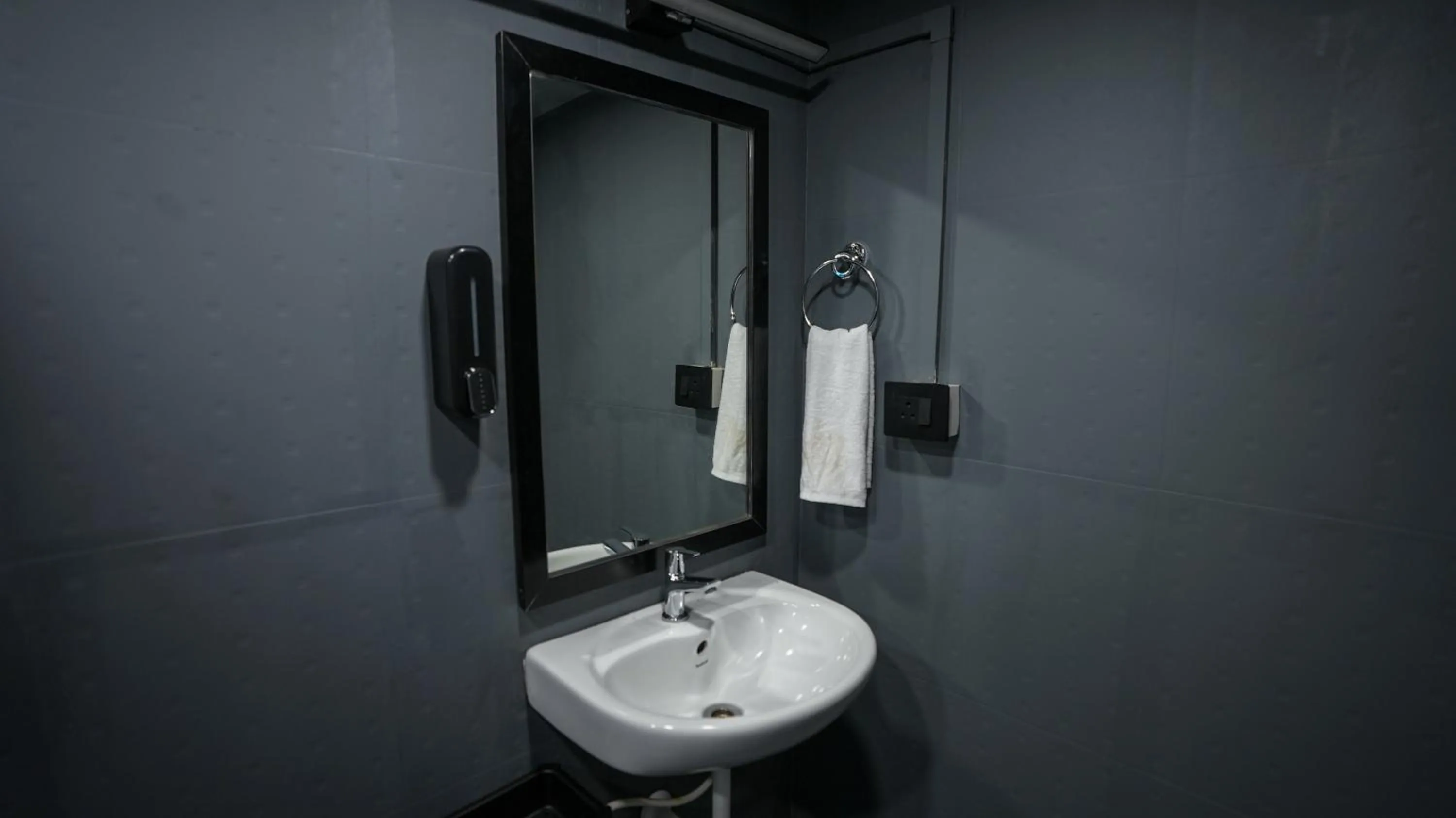 Bathroom in Sort By Stays, Grand Peddem, Anjuna