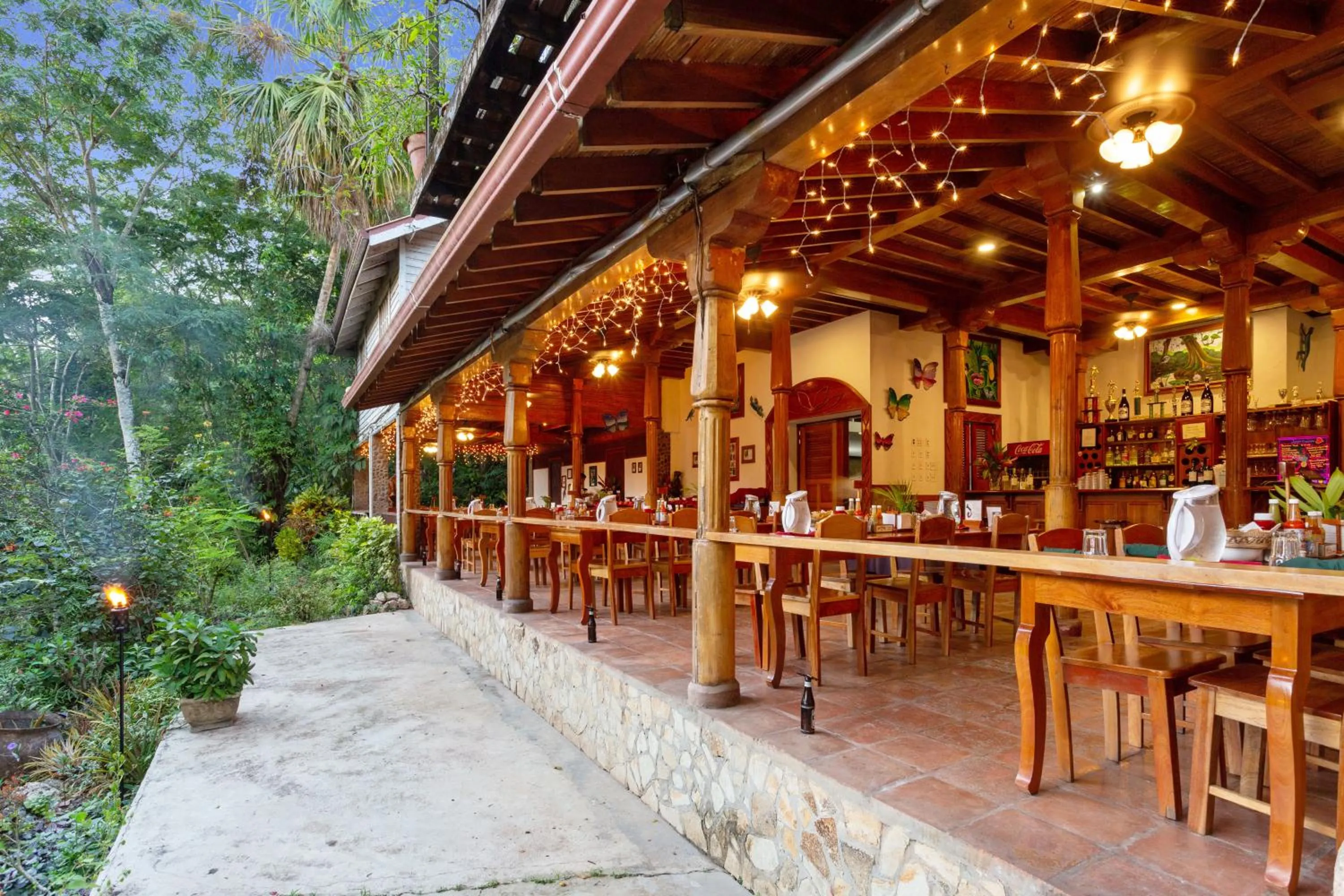 Restaurant/places to eat in Ian Anderson Caves Branch Jungle Lodge
