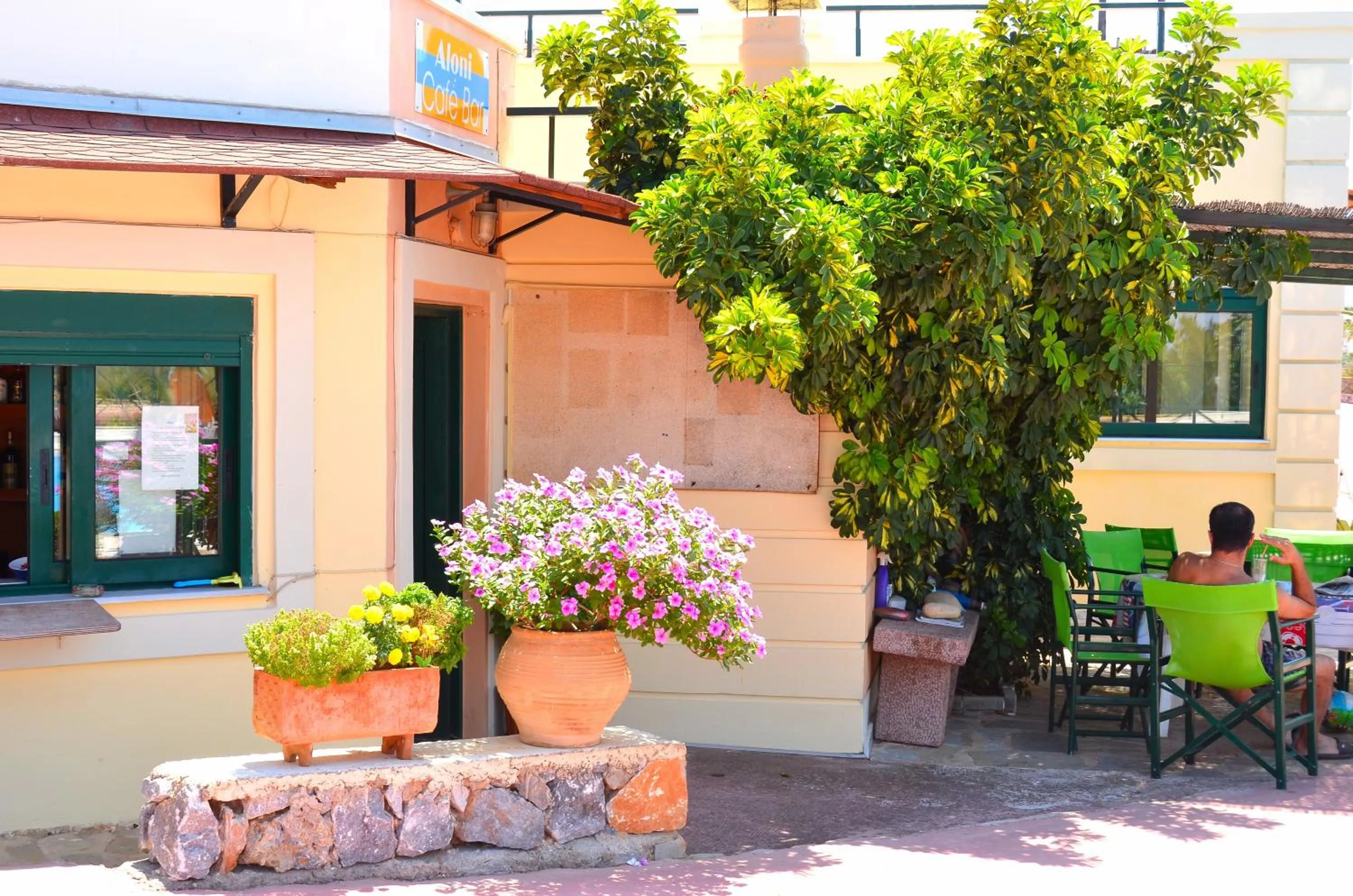 Lounge or bar in Aloni Suites