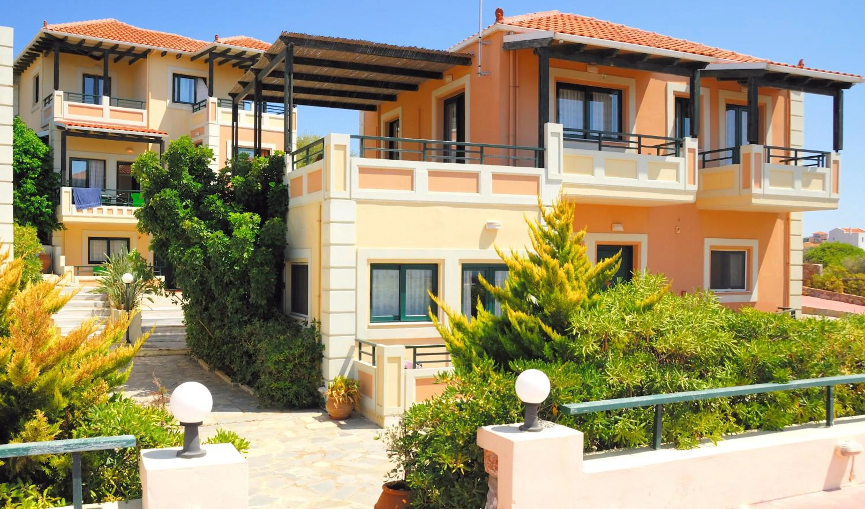 Facade/entrance in Aloni Suites