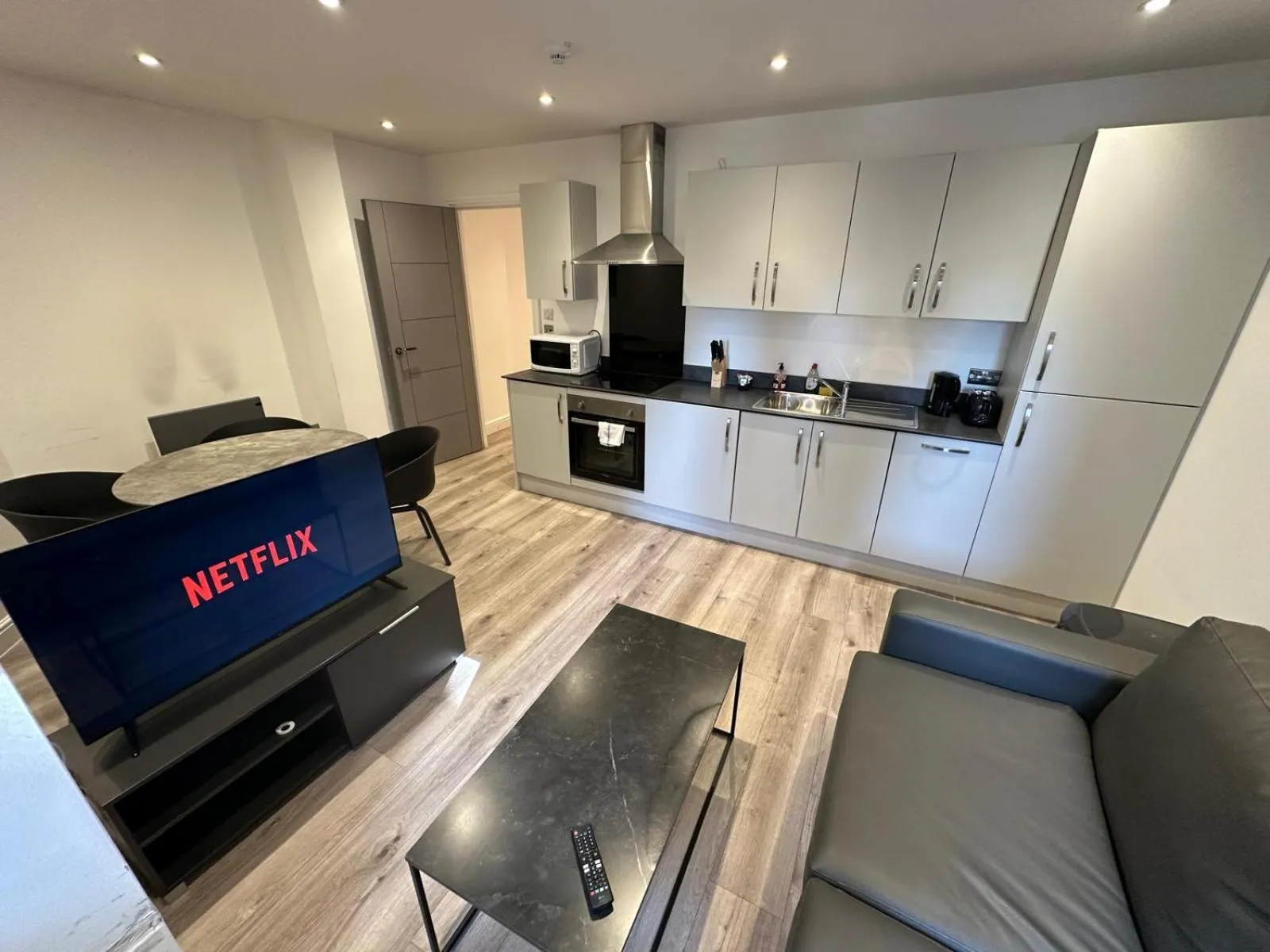 TV and multimedia in Dale Street Apartments Liverpool by Beehosting