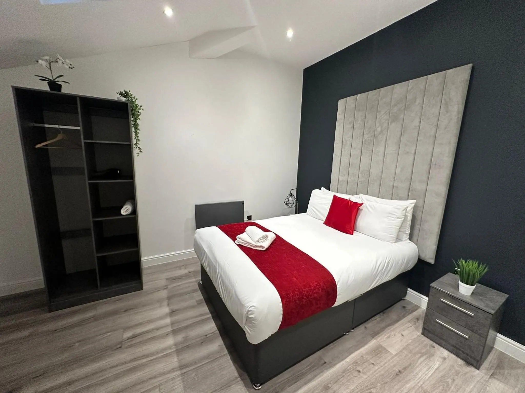 Bed in Dale Street Apartments Liverpool by Beehosting