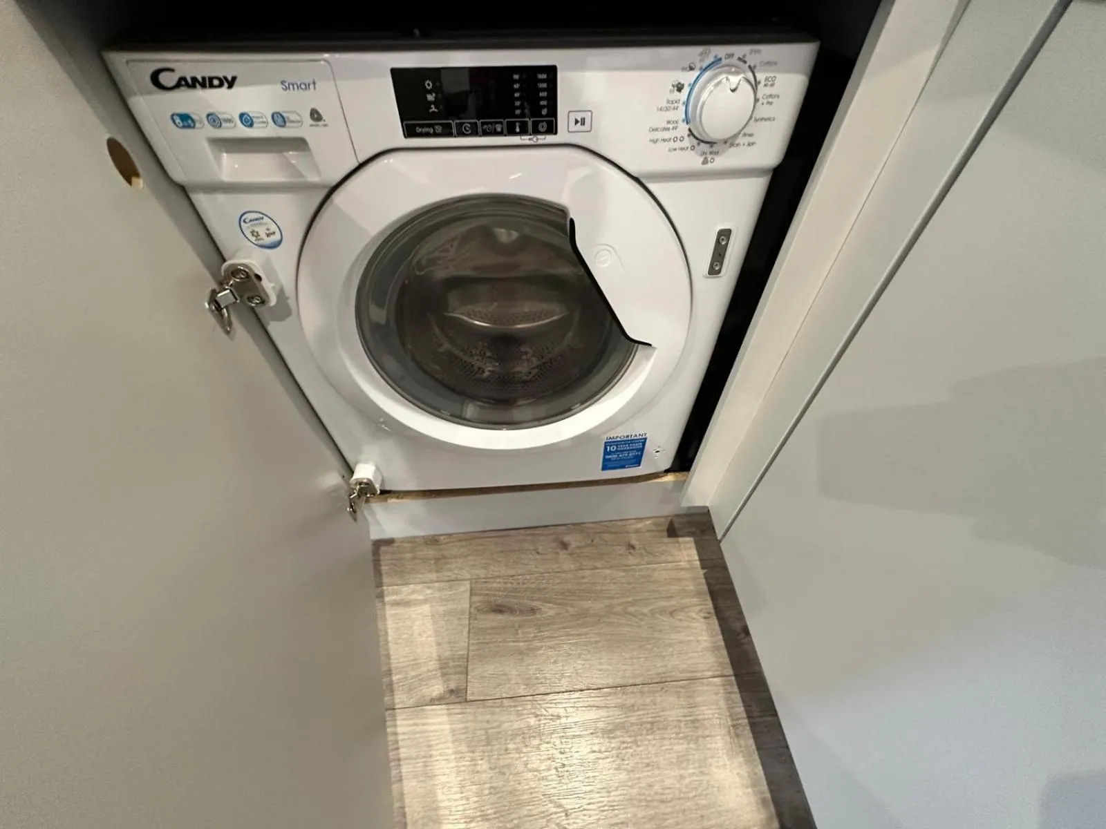 washing machine in Dale Street Apartments Liverpool by Beehosting