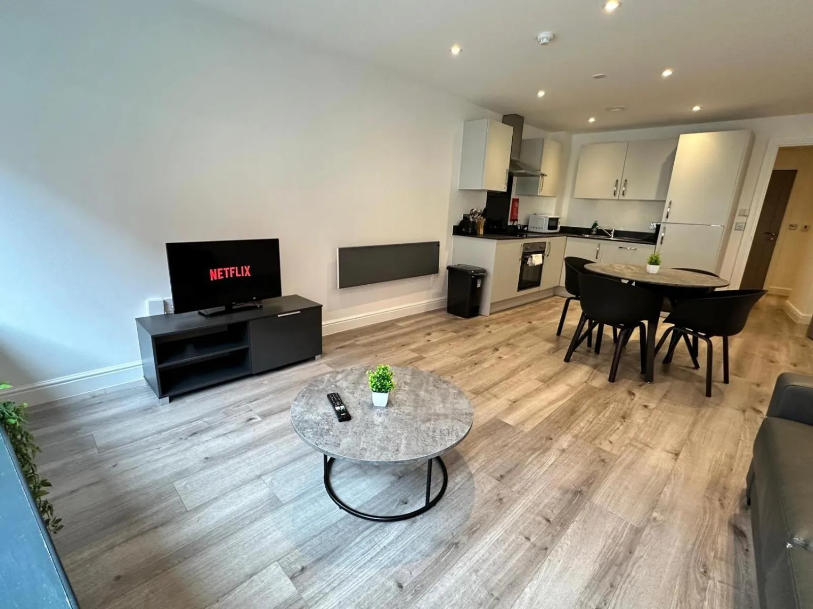 TV and multimedia in Dale Street Apartments Liverpool by Beehosting