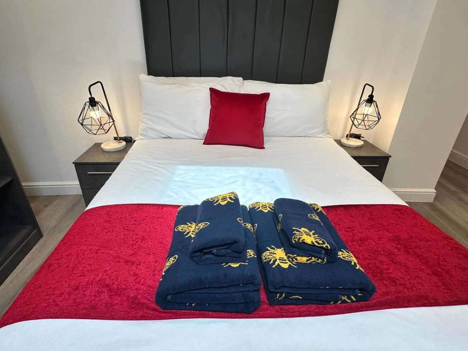 Bed in Dale Street Apartments Liverpool by Beehosting