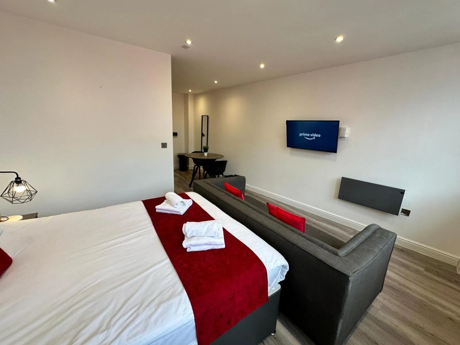 Bed in Dale Street Apartments Liverpool by Beehosting
