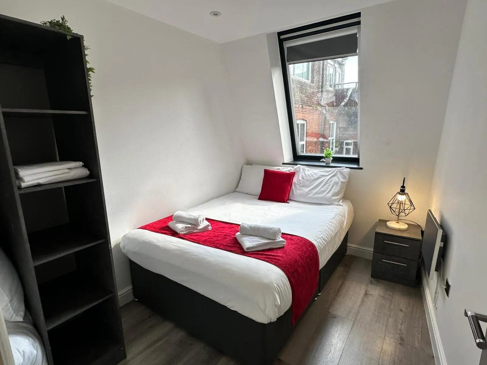 Bed in Dale Street Apartments Liverpool by Beehosting