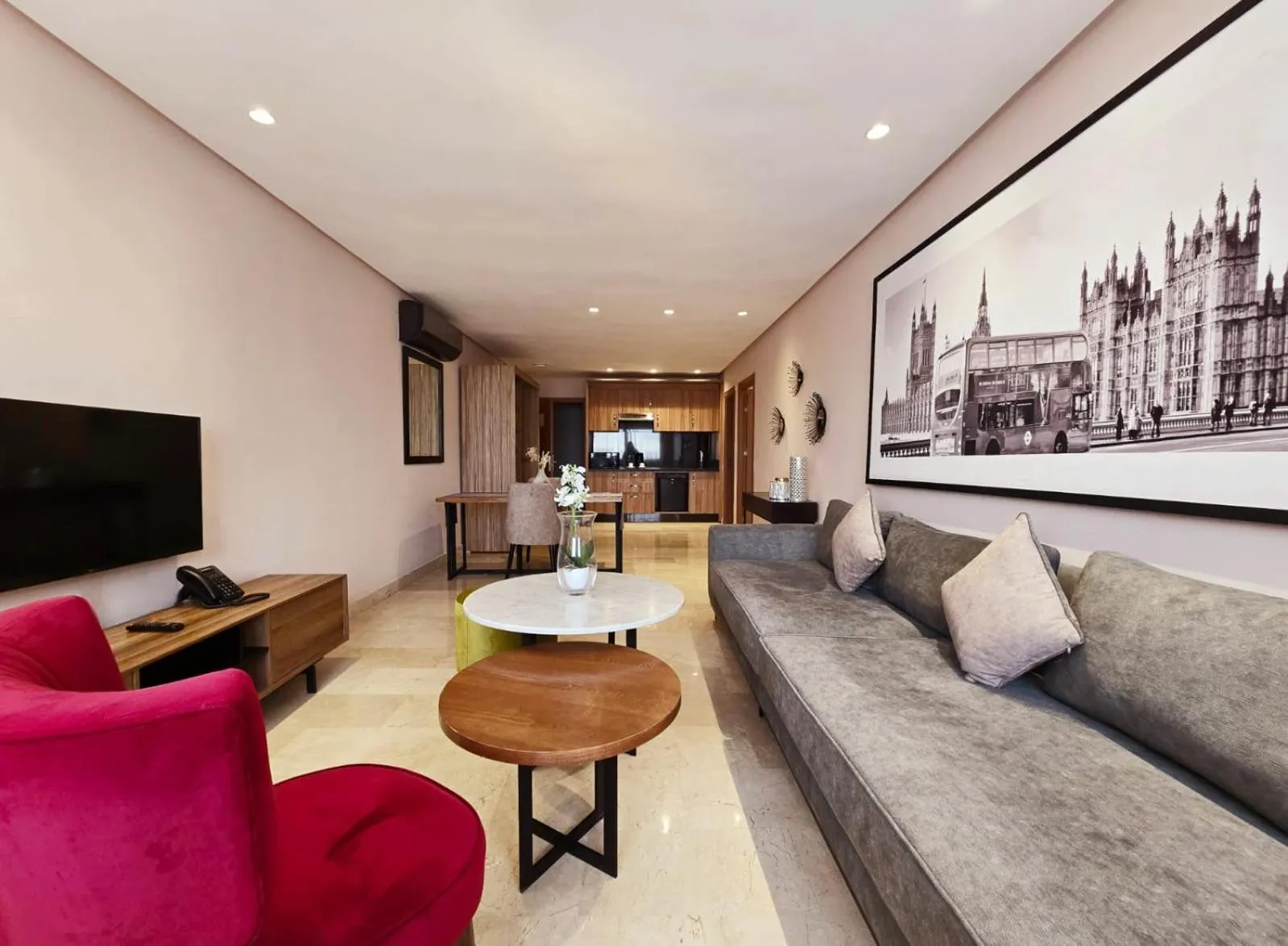 TV and multimedia in AS Premium By Soho Hotels Maarif