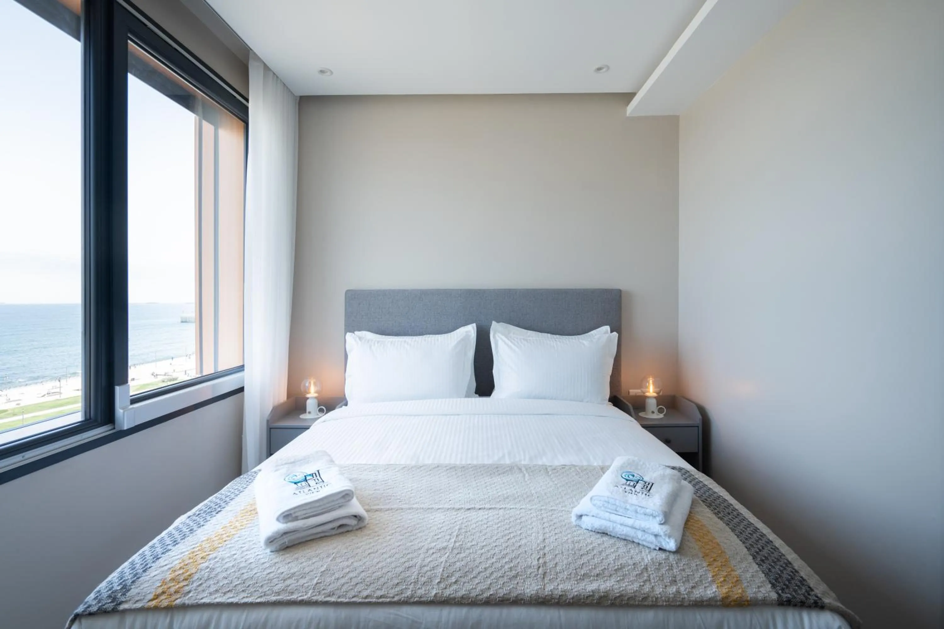 Bed in Atlantic View Appart'Hotel