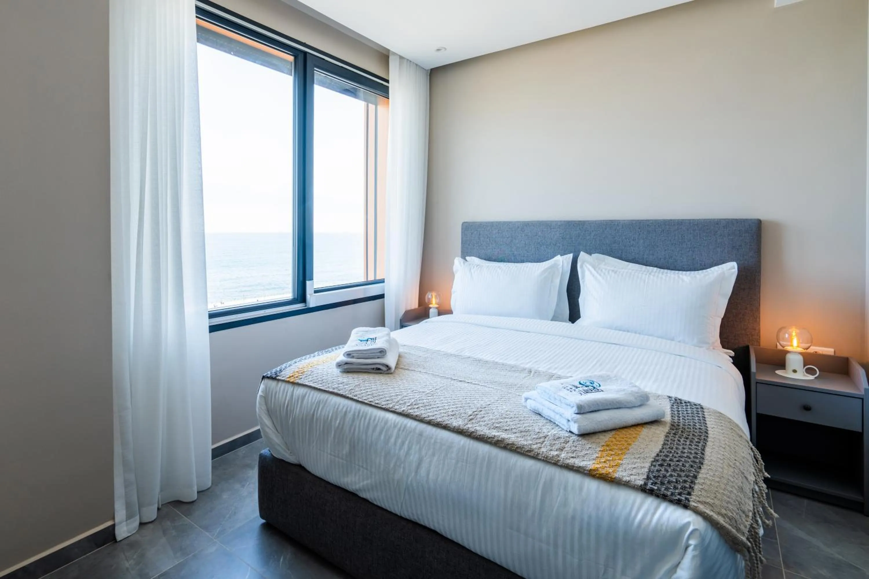 Bed in Atlantic View Appart'Hotel