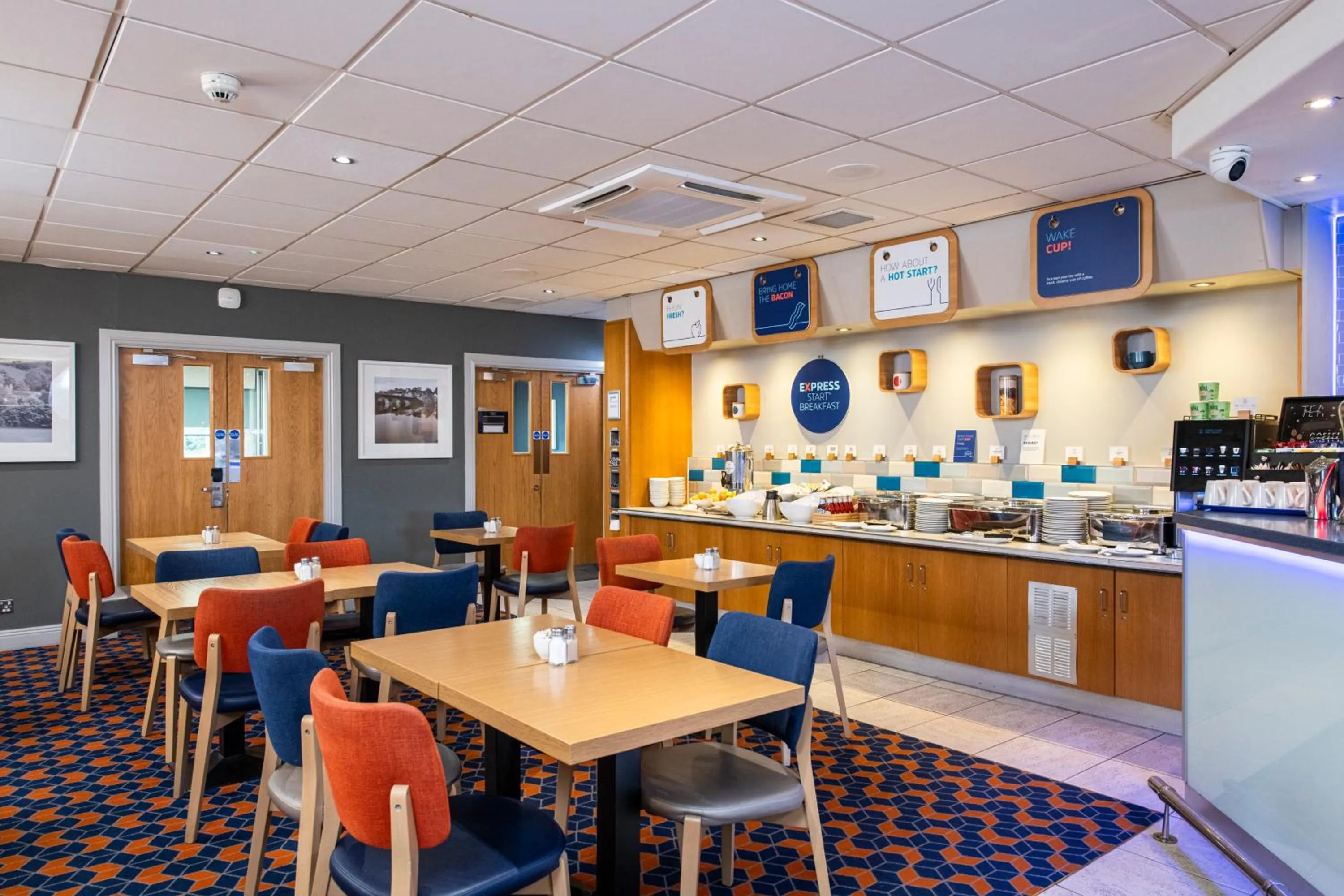 Breakfast in Holiday Inn Express Perth by IHG