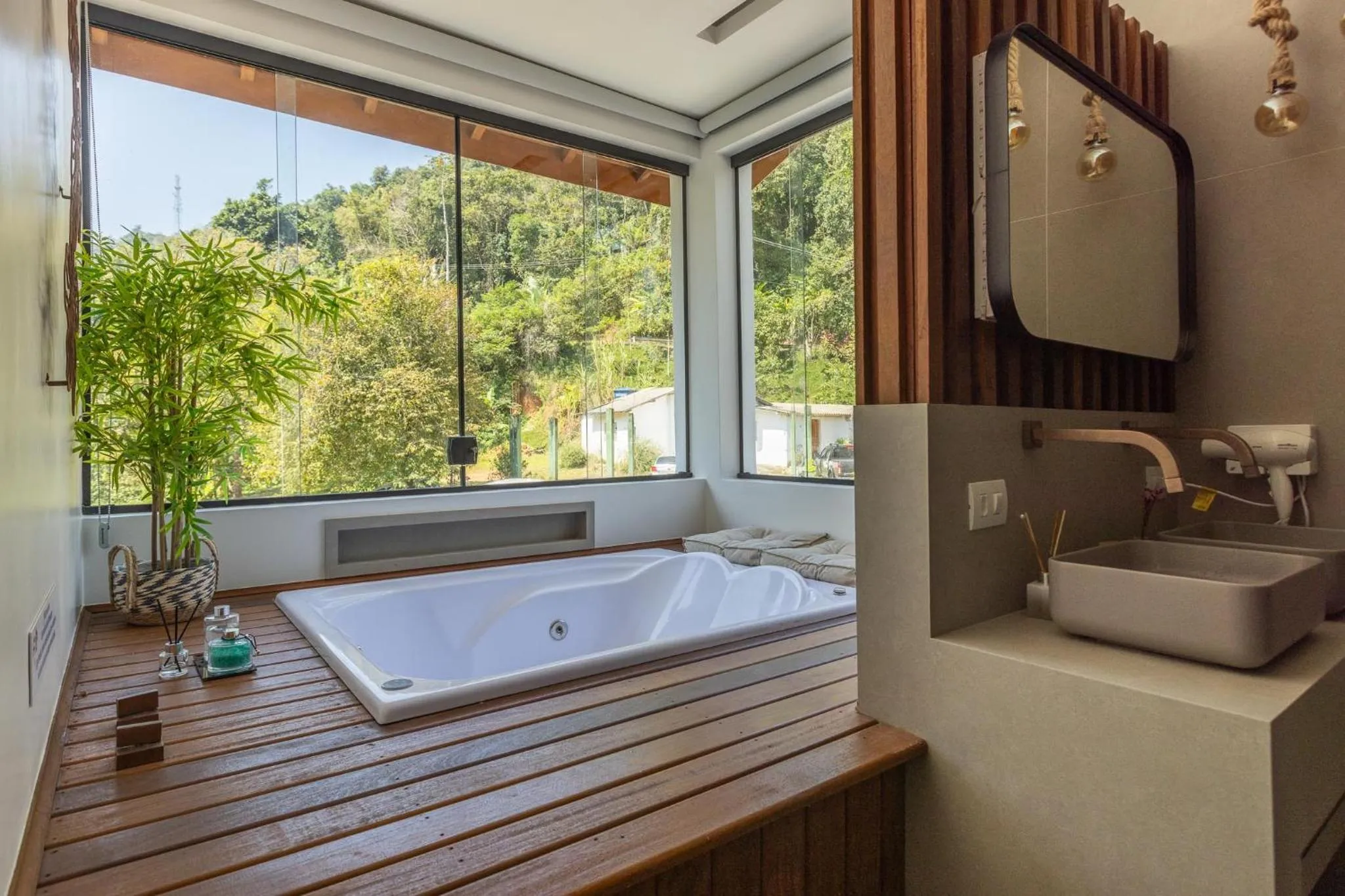 Hot Tub in Pousada Paraíso Almada