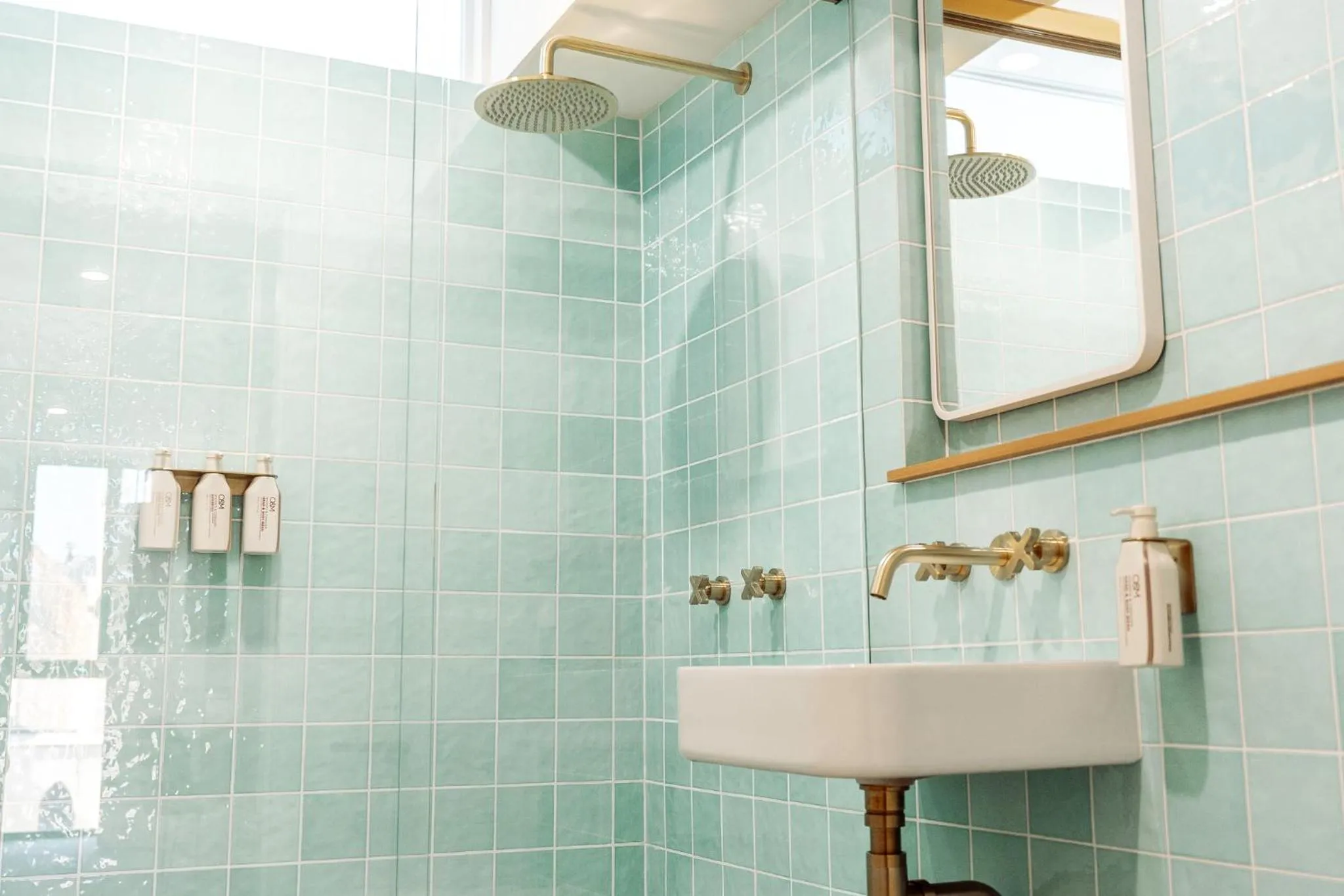 Shower in Surfside 22