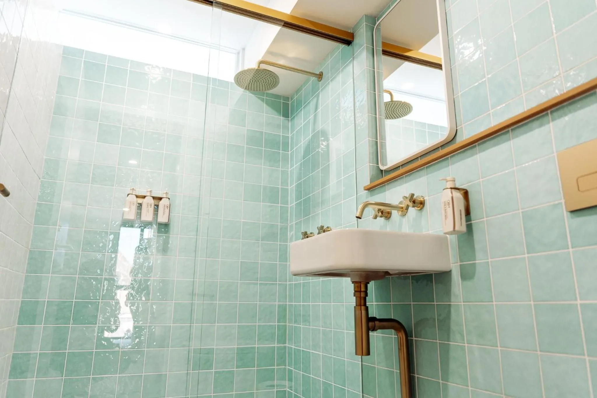 Shower in Surfside 22