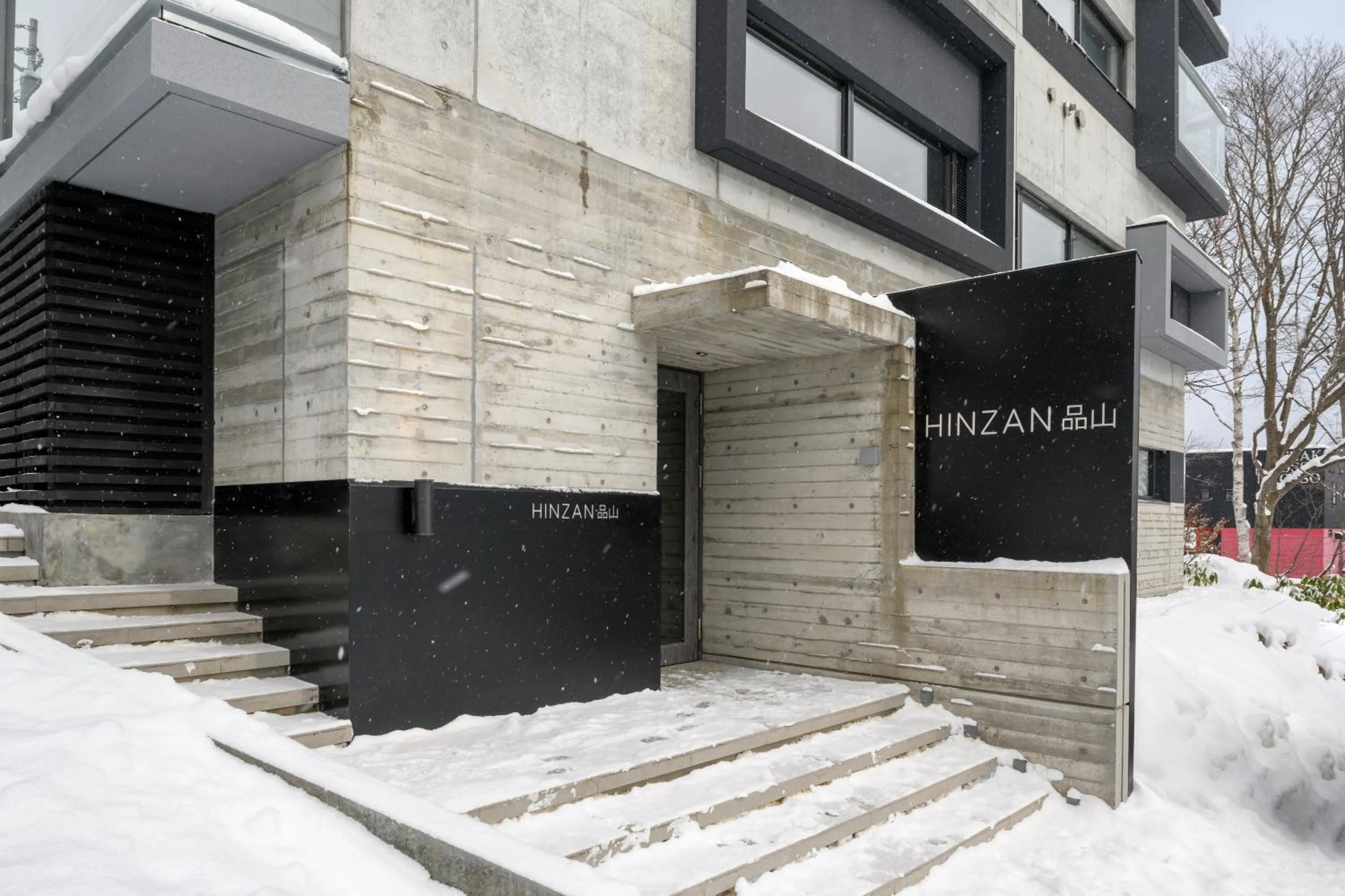 Property building in Hinzan
