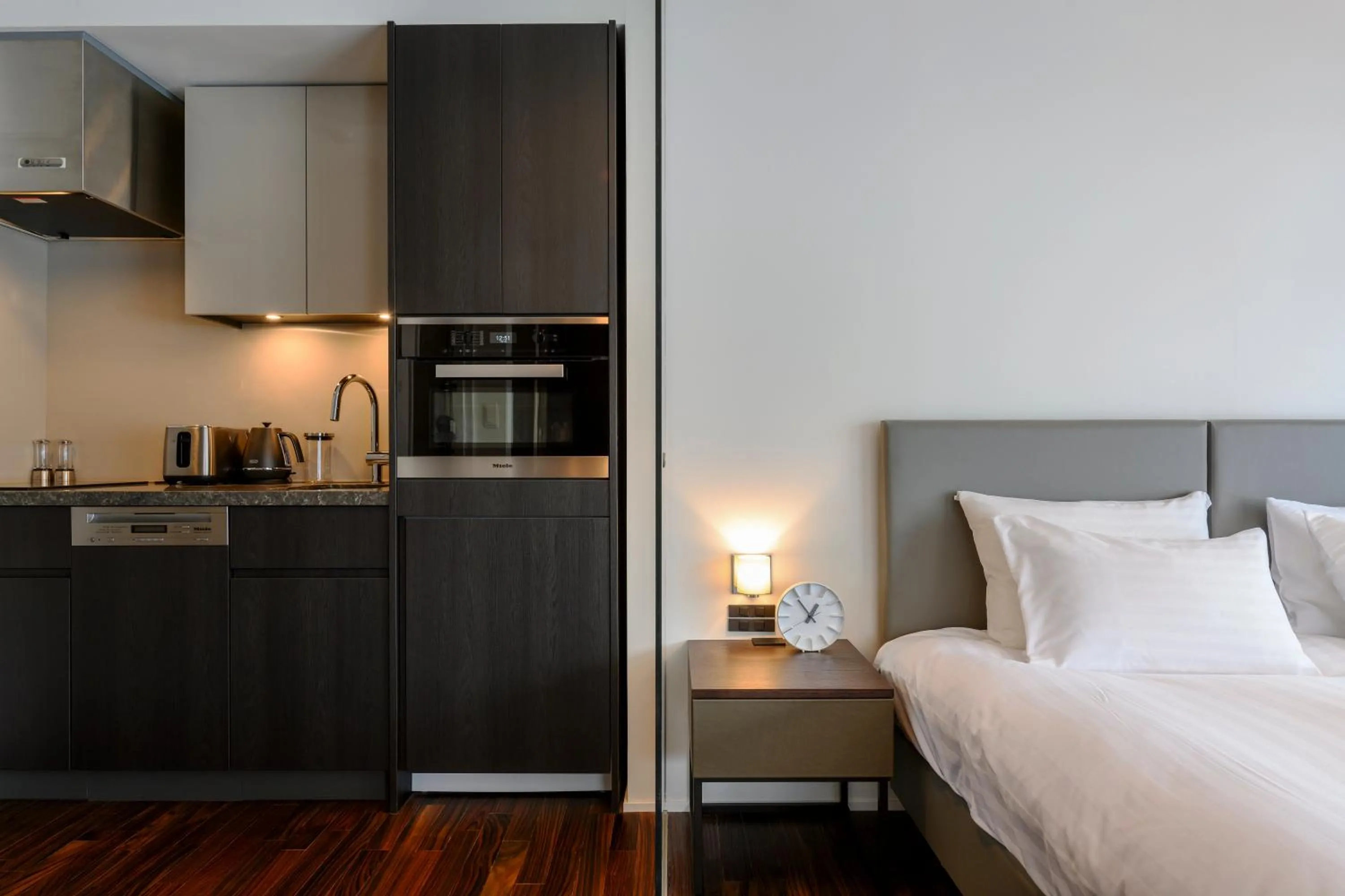 Kitchen or kitchenette, Bed in Hinzan