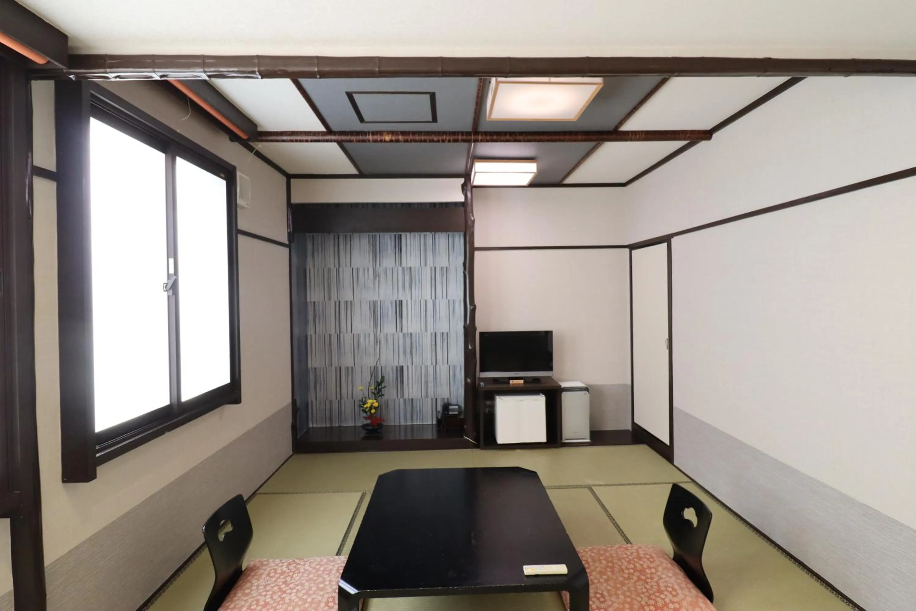 Photo of the whole room in Ryokan Miyoshi