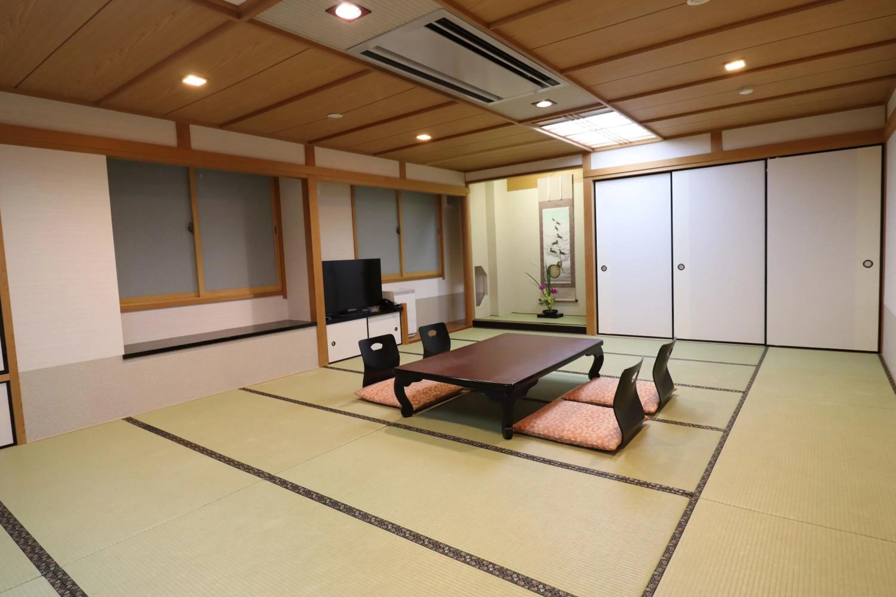Photo of the whole room in Ryokan Miyoshi