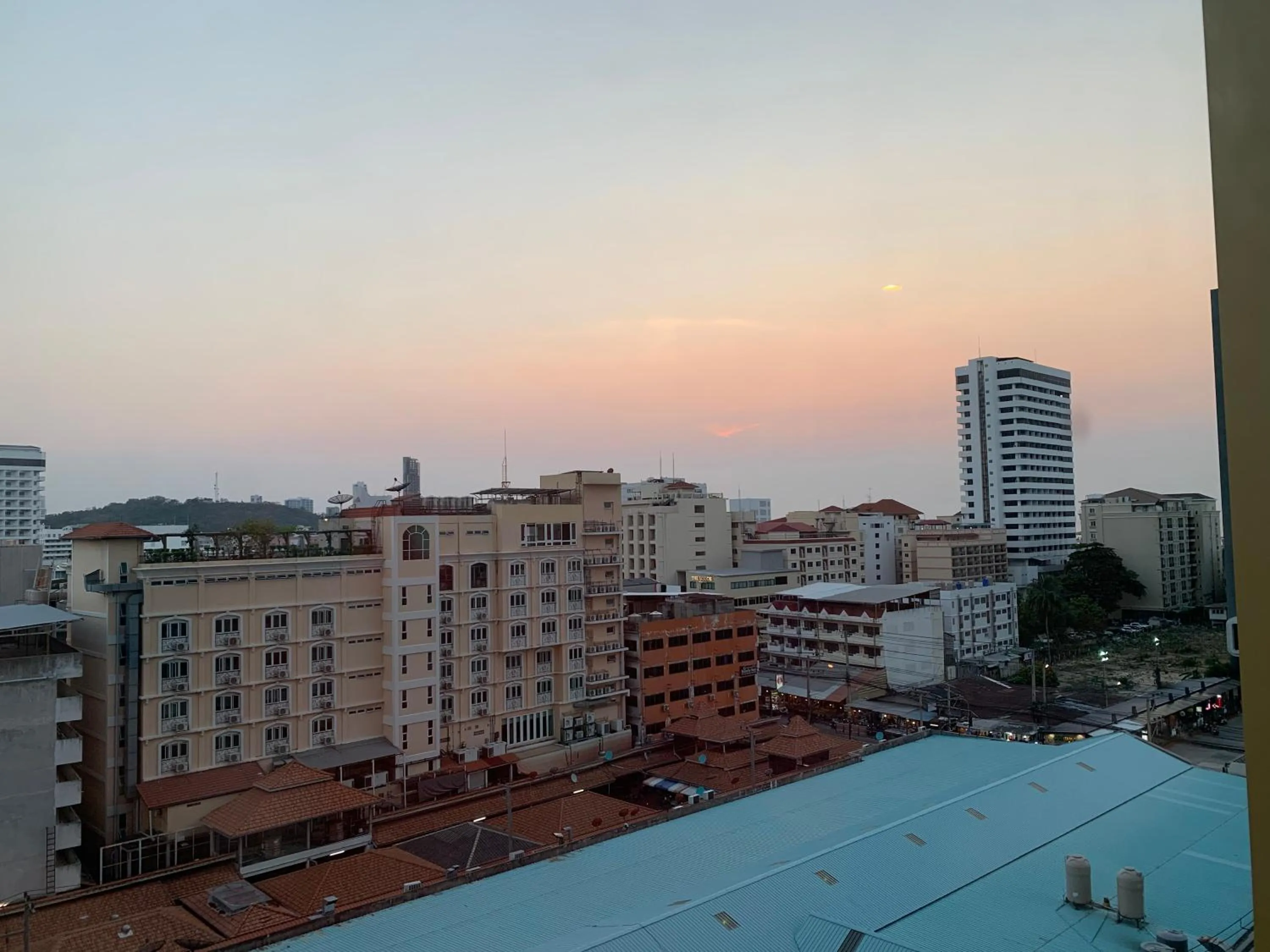 Property building in Edge Central Pattaya