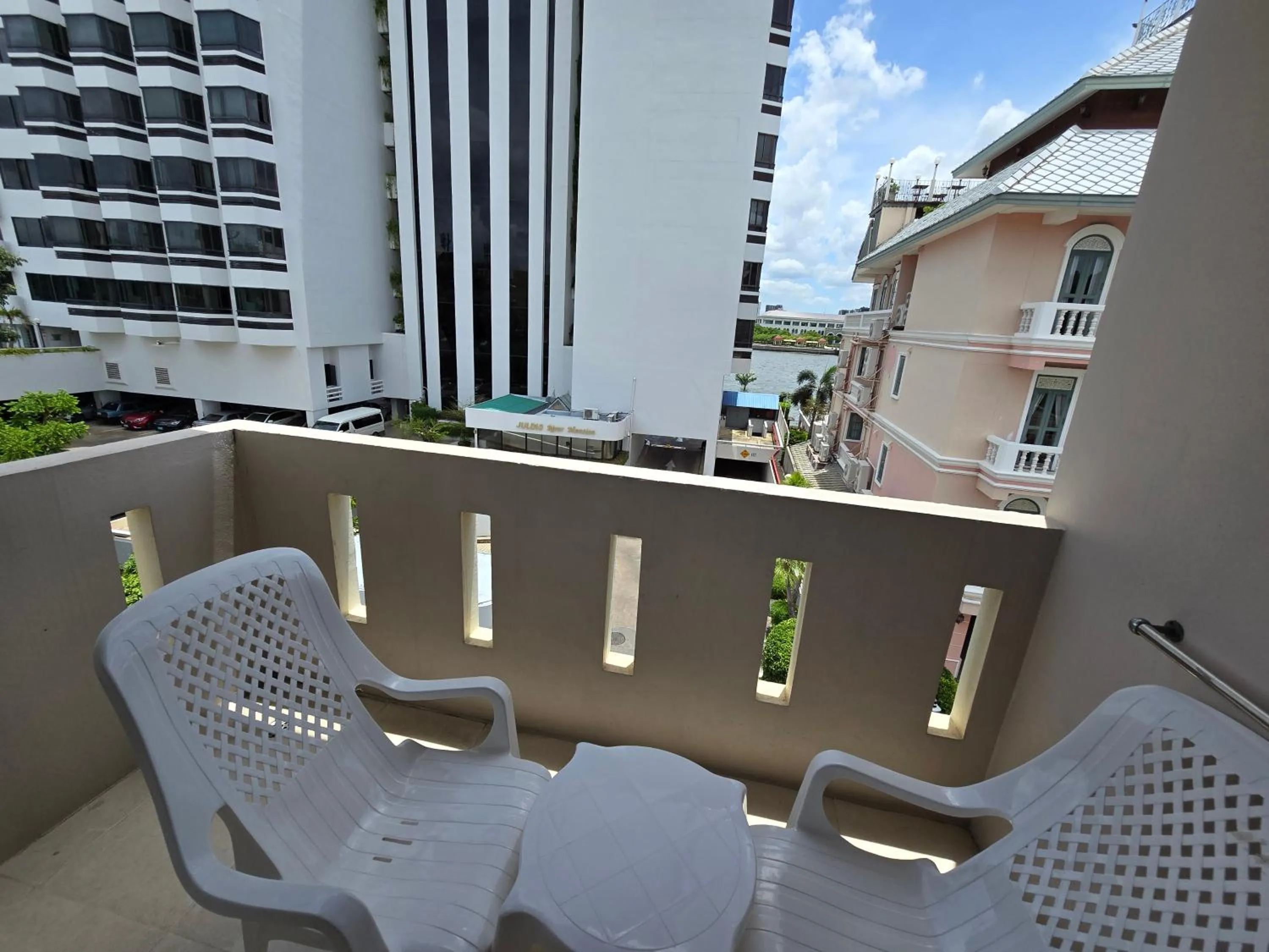 Bella Bella Riverview